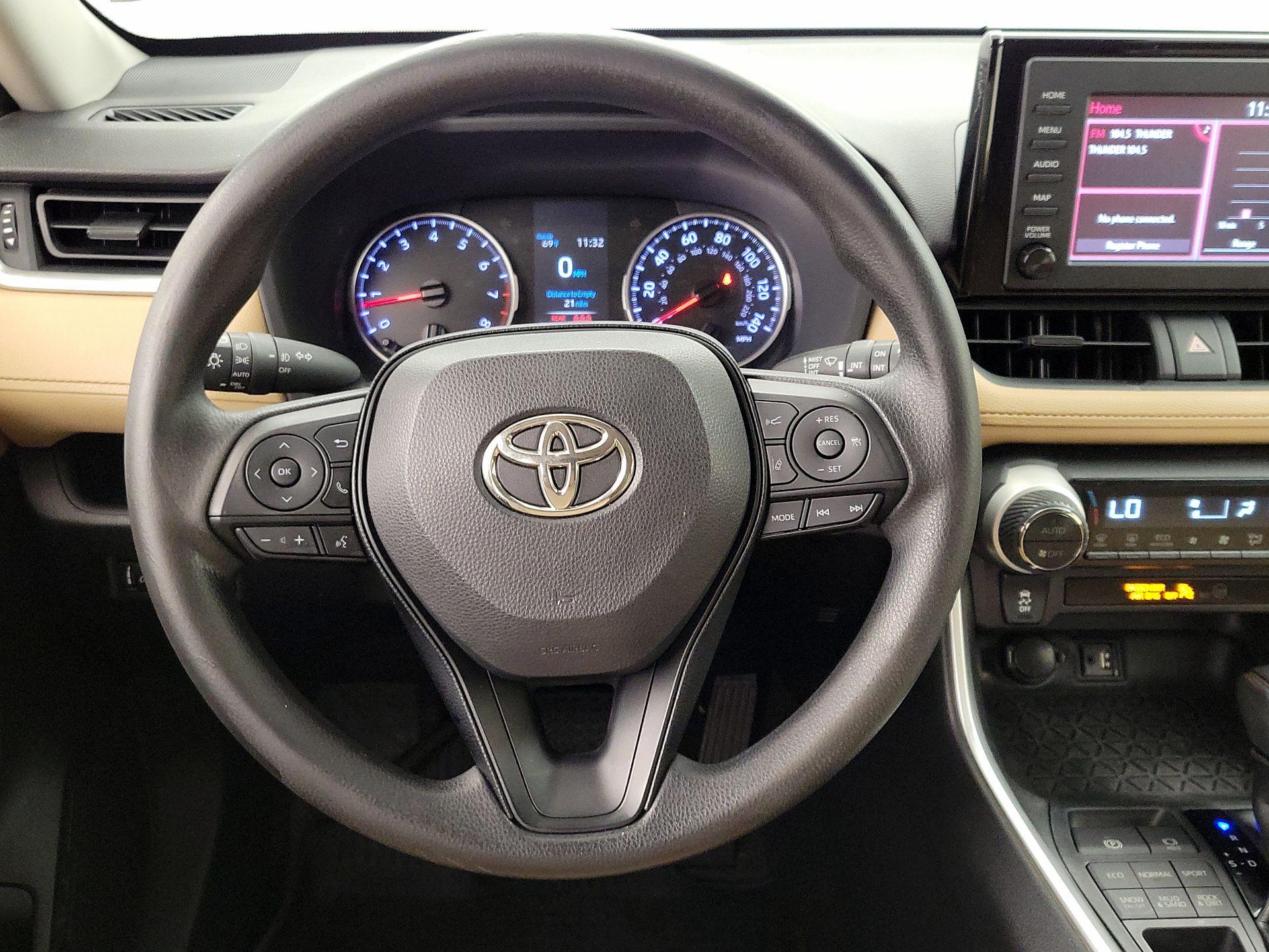 Thumbnail: 2019 Toyota RAV4 - 10