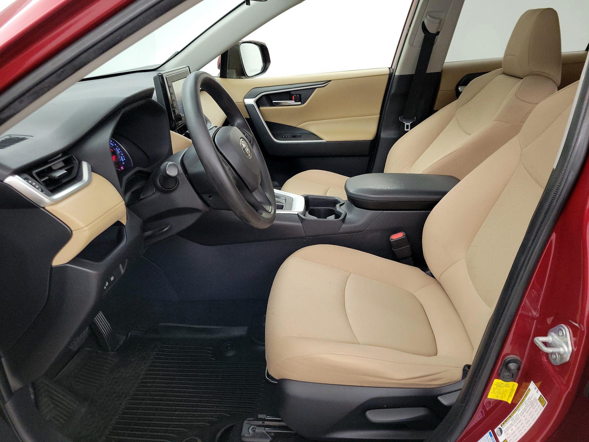 Thumbnail: 2019 Toyota RAV4 - 11