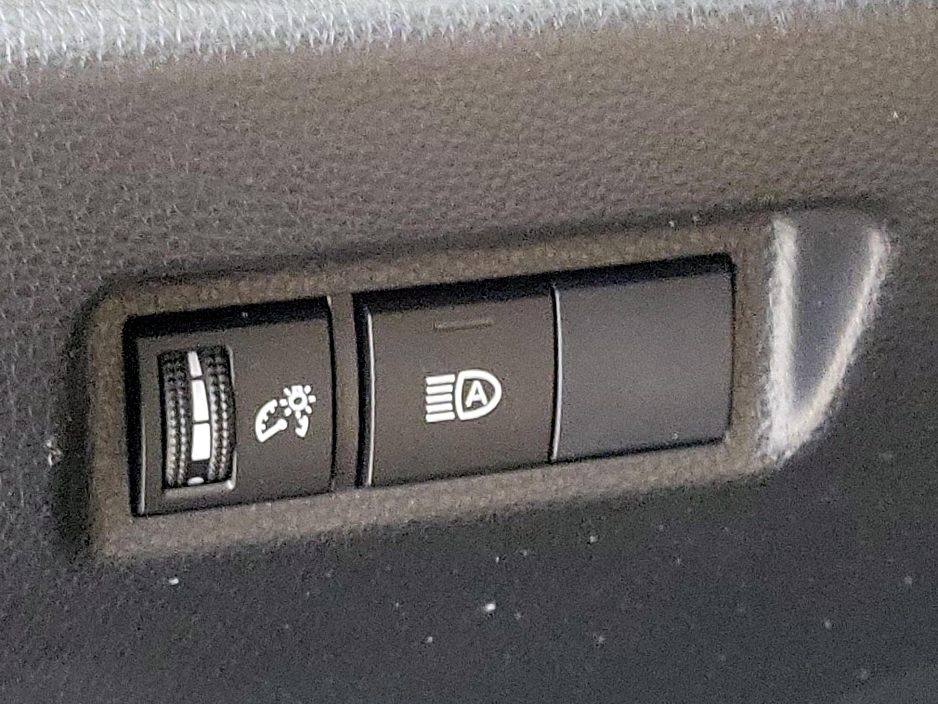 Thumbnail: 2019 Toyota RAV4 - 13