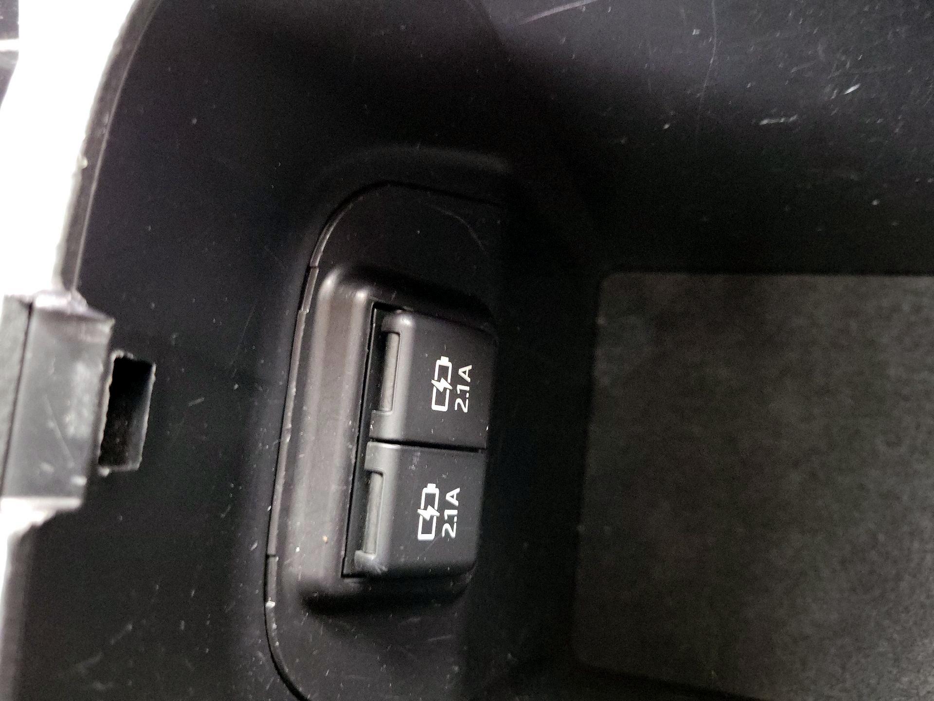 Thumbnail: 2019 Toyota RAV4 - 18