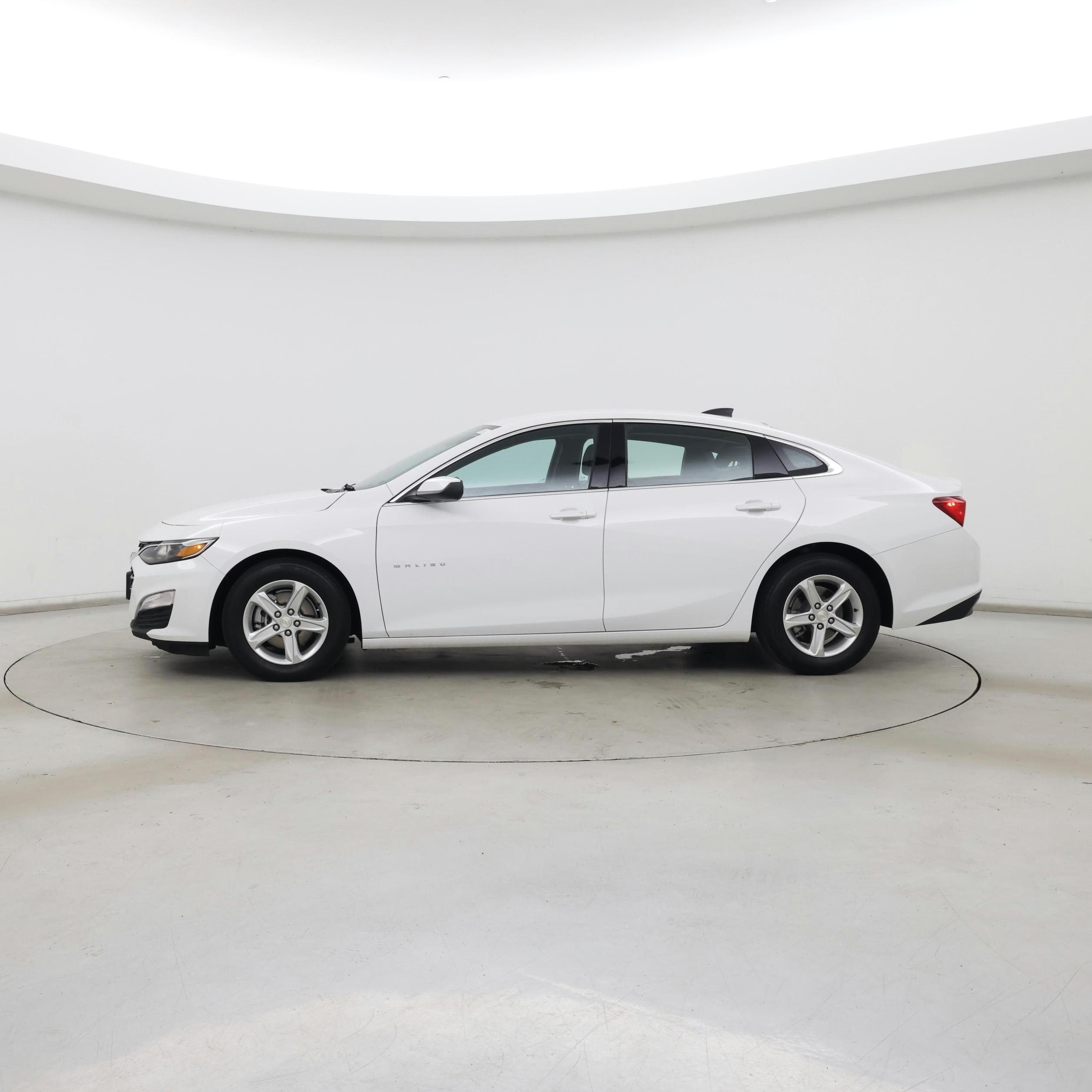 Thumbnail: 2023 Chevrolet Malibu - 3