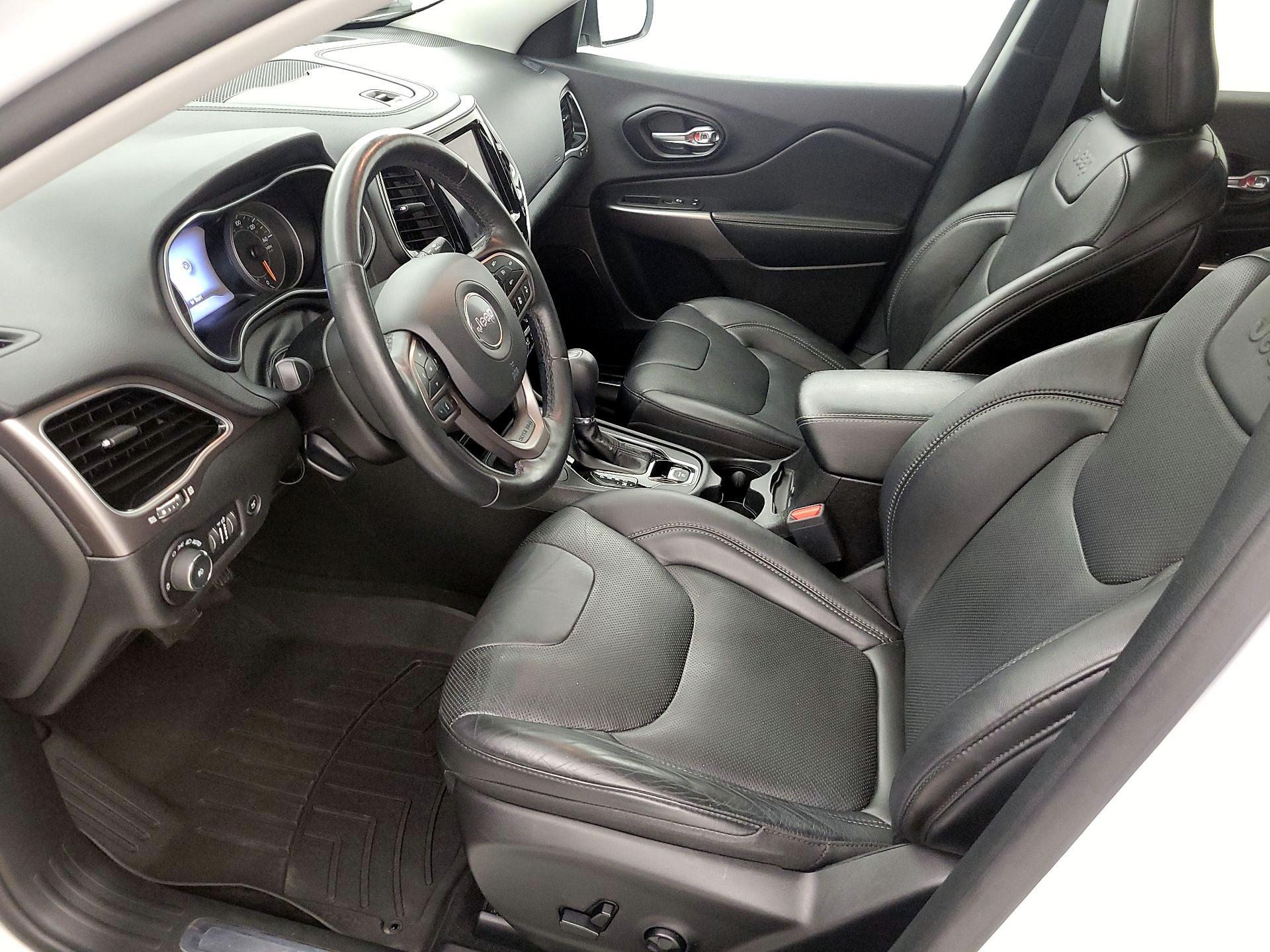 Thumbnail: 2021 Jeep Cherokee - 11