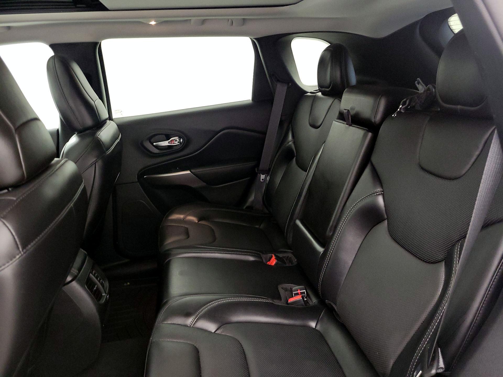 Thumbnail: 2021 Jeep Cherokee - 20