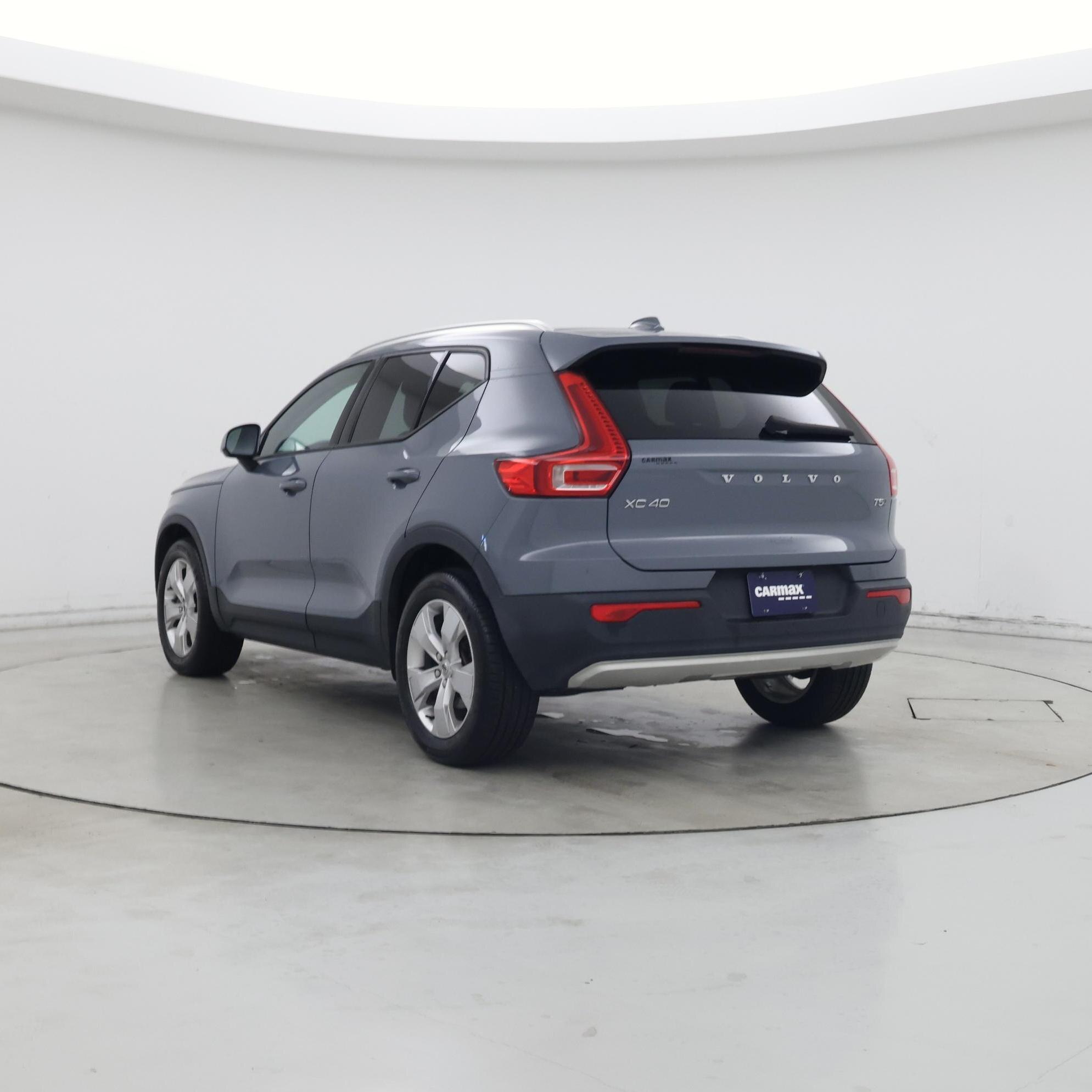 Thumbnail: 2022 Volvo XC40 - 2