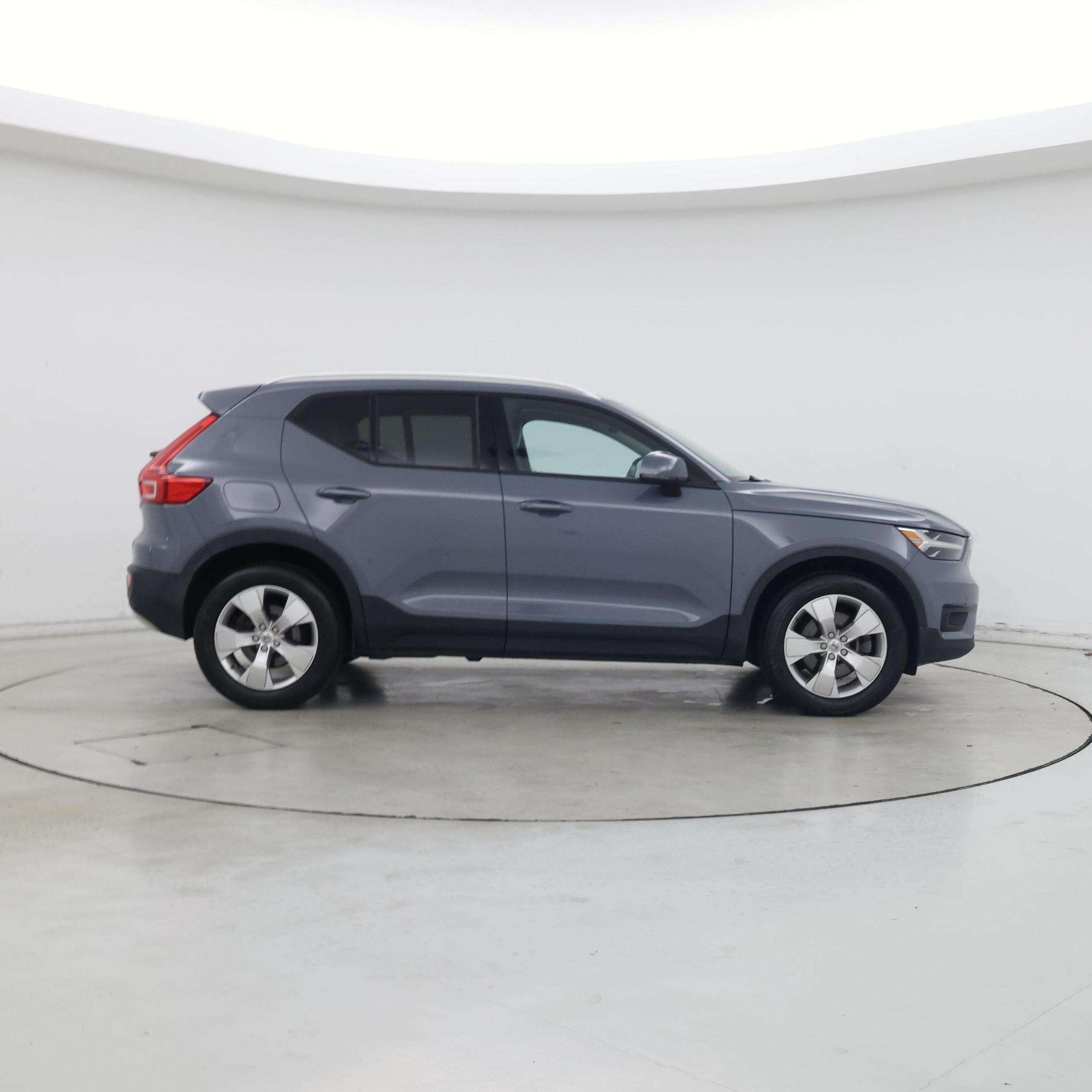 Thumbnail: 2022 Volvo XC40 - 7