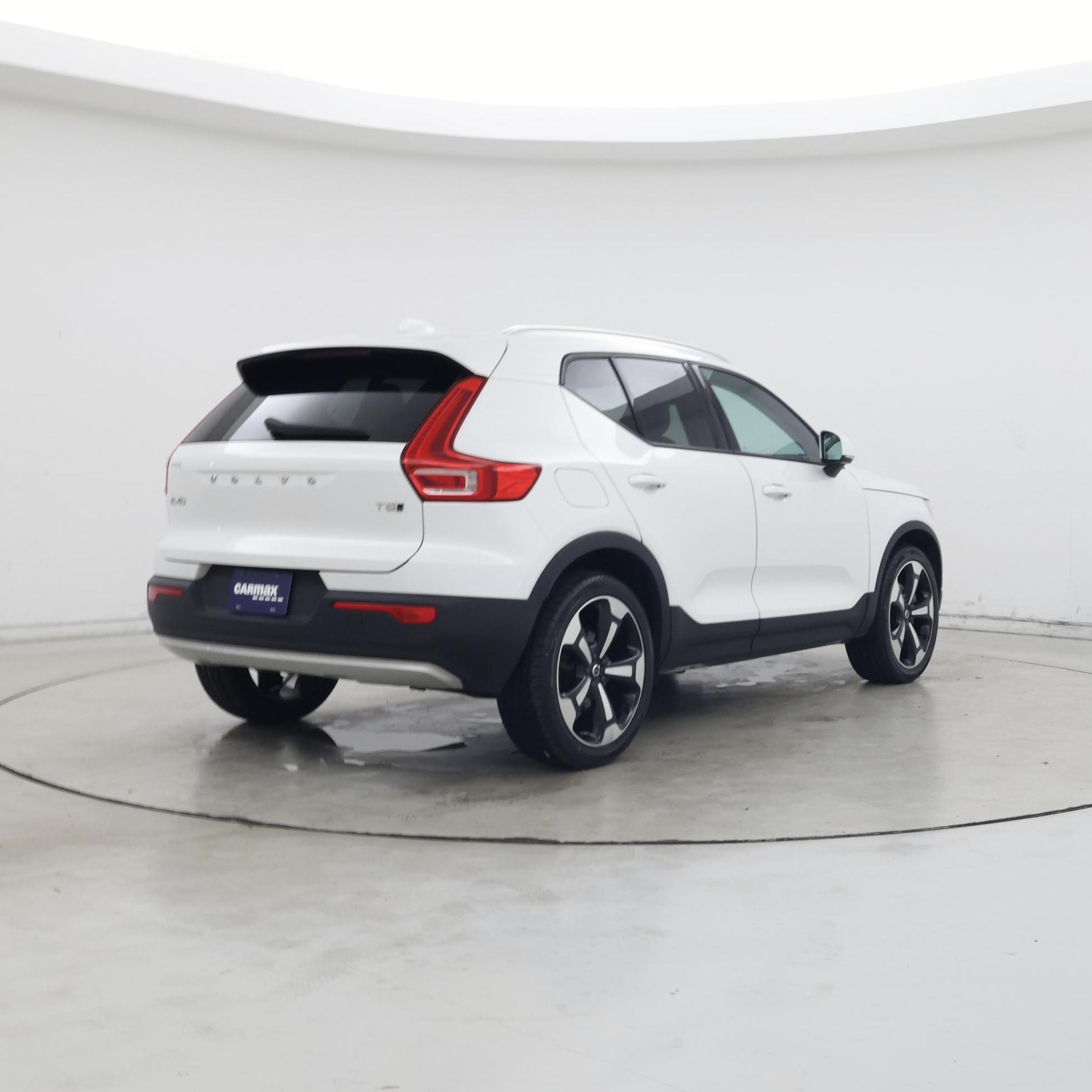 Thumbnail: 2022 Volvo XC40 - 8