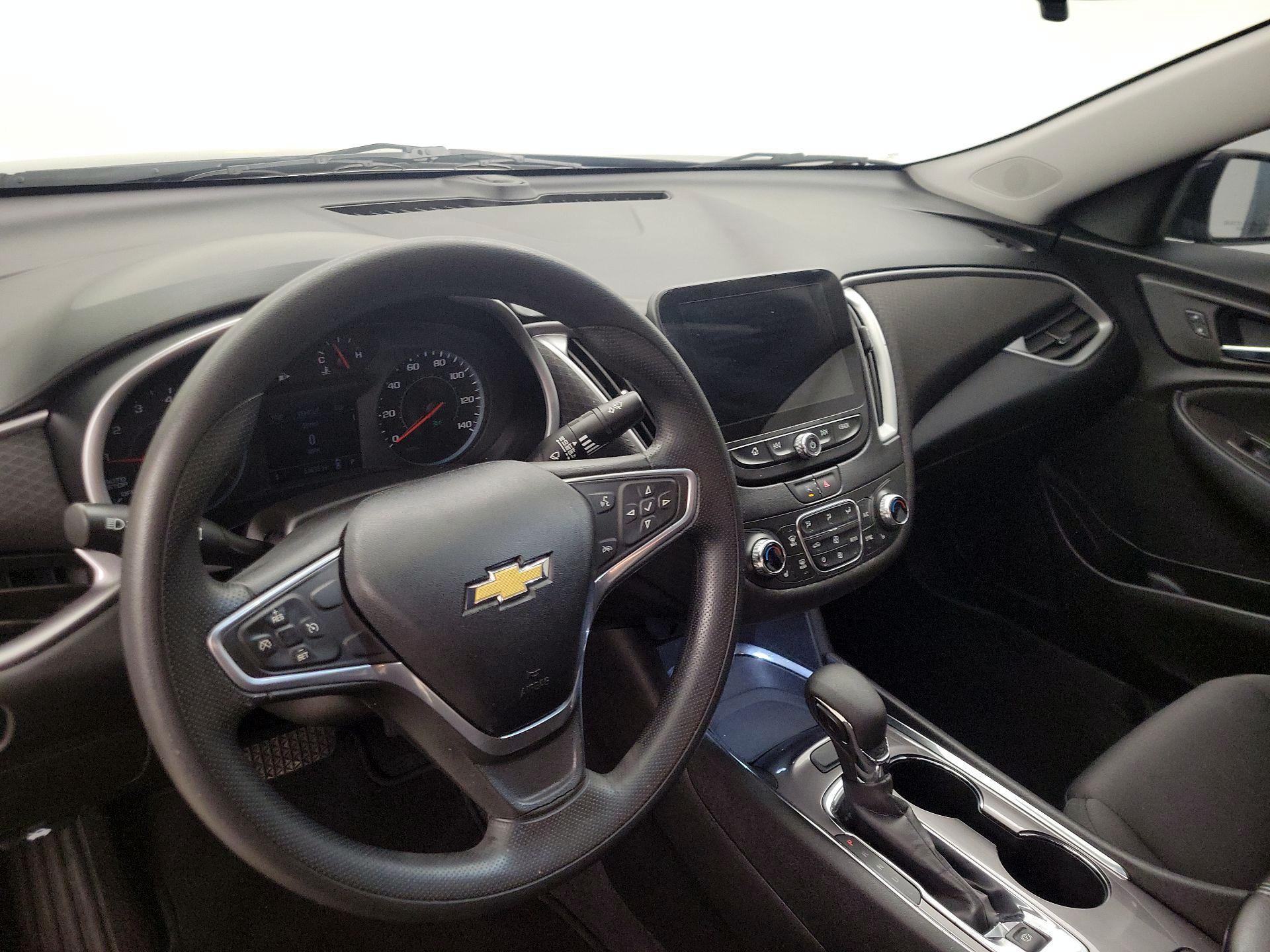 Thumbnail: 2022 Chevrolet Malibu - 9