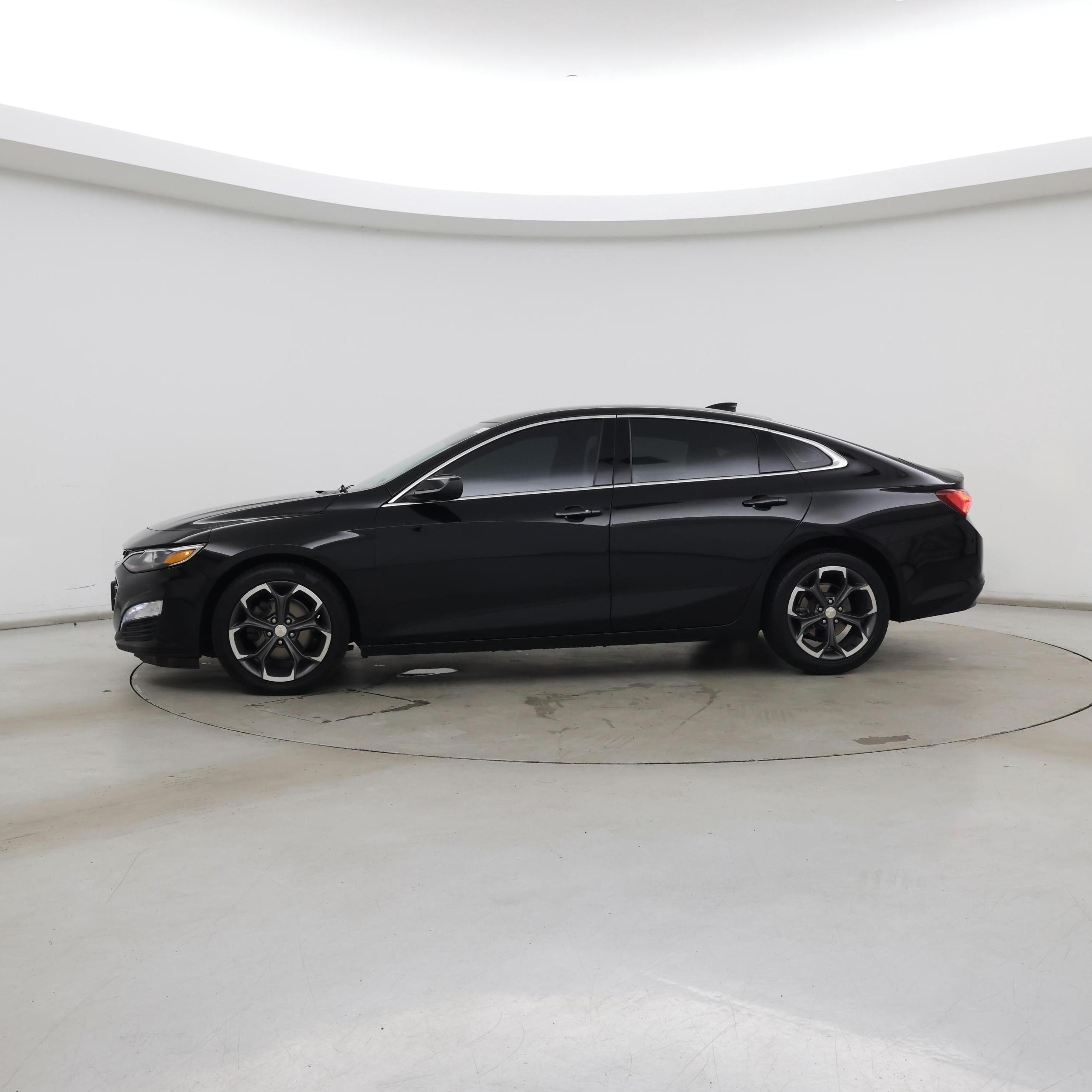 Thumbnail: 2022 Chevrolet Malibu - 3