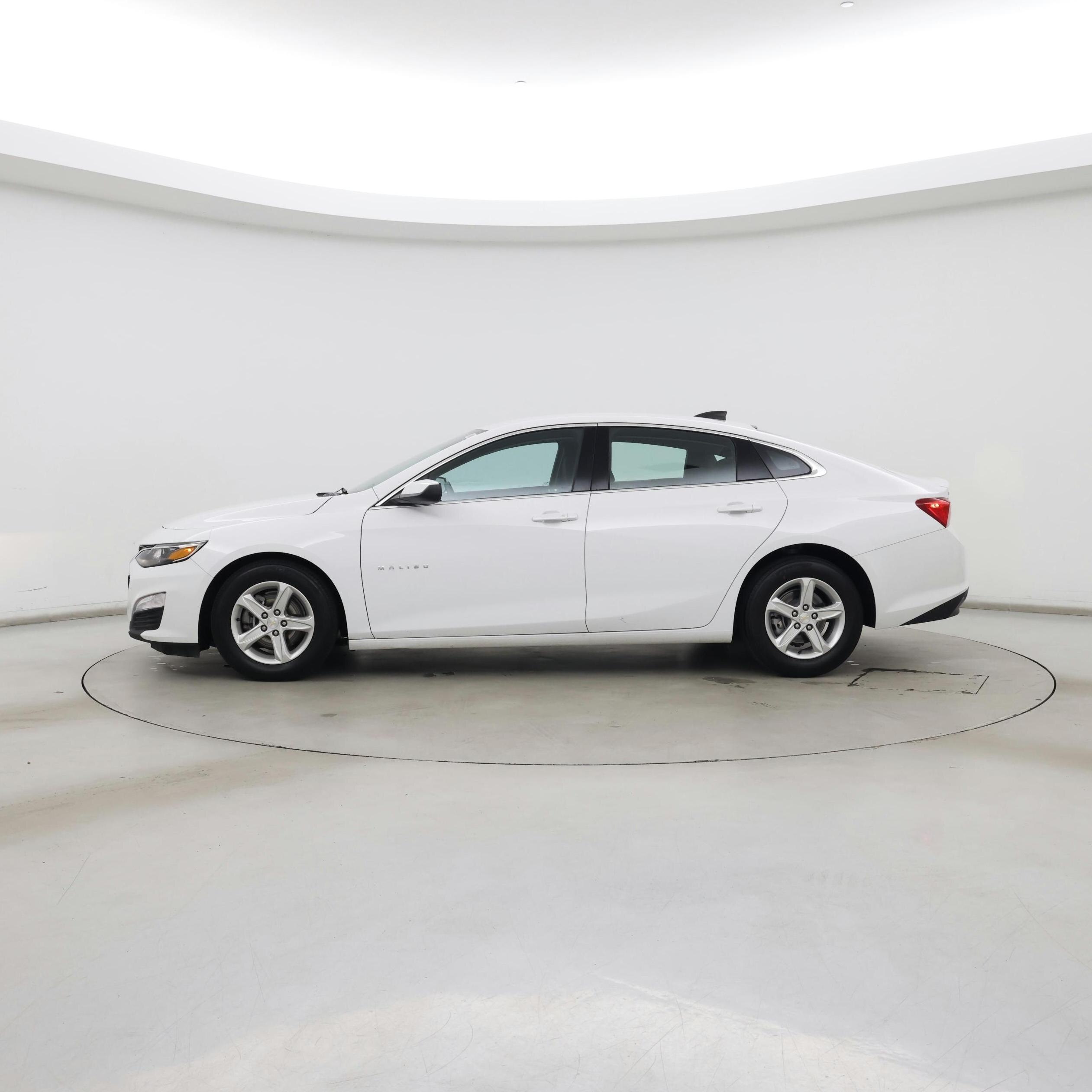 Thumbnail: 2023 Chevrolet Malibu - 3