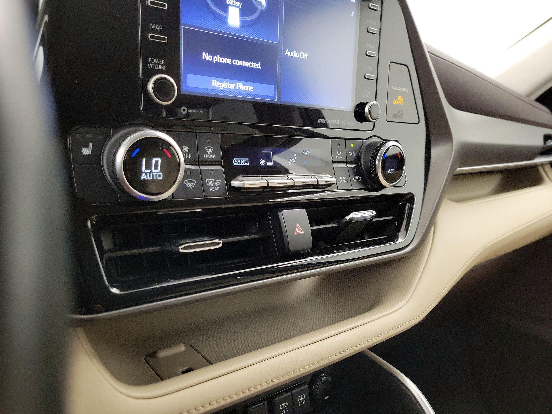 Thumbnail: 2021 Toyota Highlander - 16