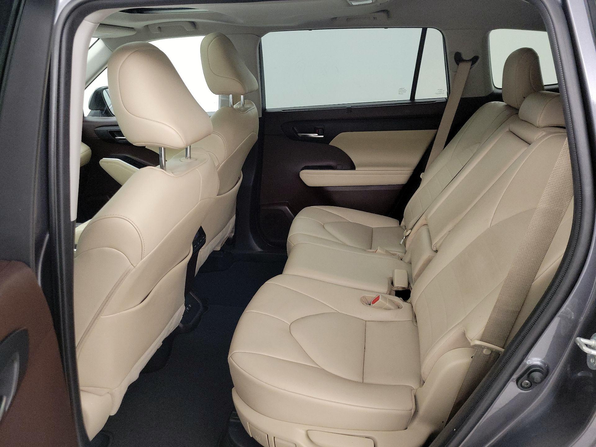 Thumbnail: 2021 Toyota Highlander - 20