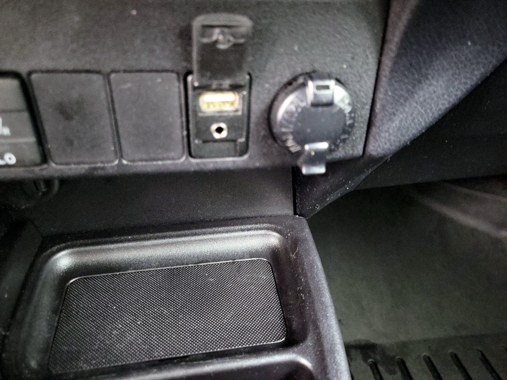 Thumbnail: 2015 Toyota RAV4 - 18