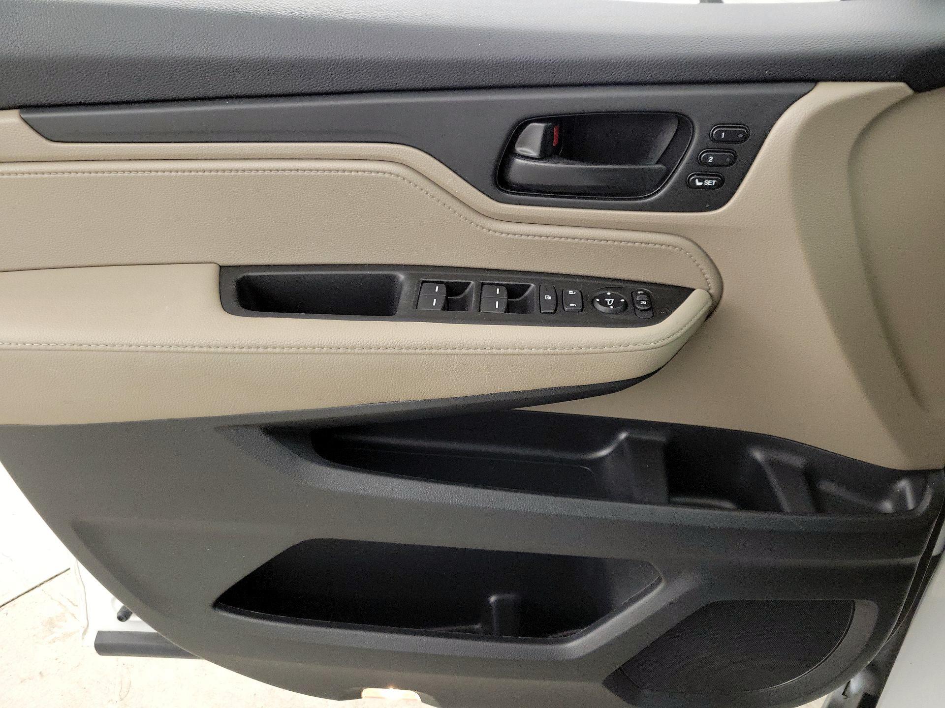 Thumbnail: 2022 Honda Odyssey - 12