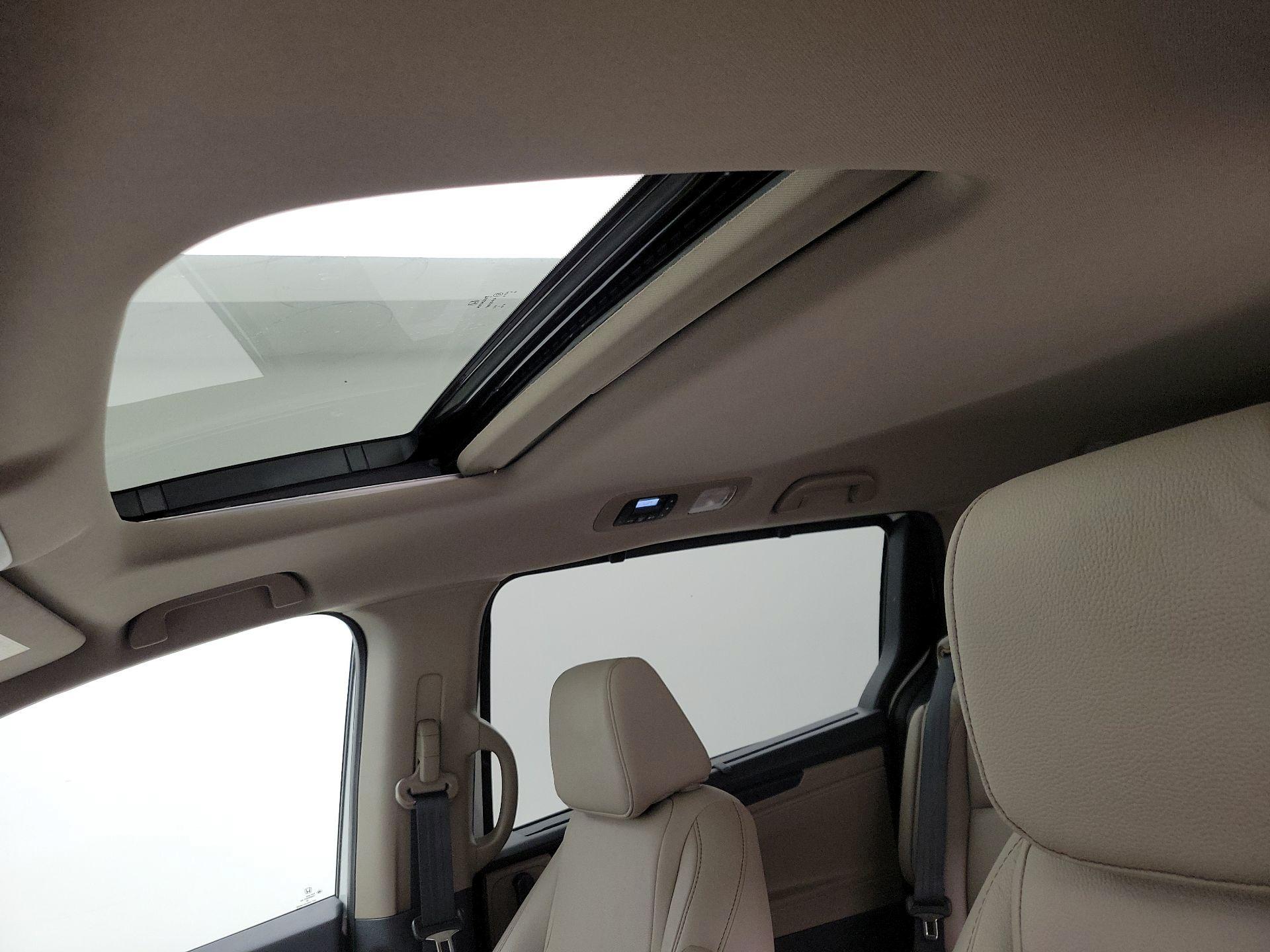Thumbnail: 2022 Honda Odyssey - 19