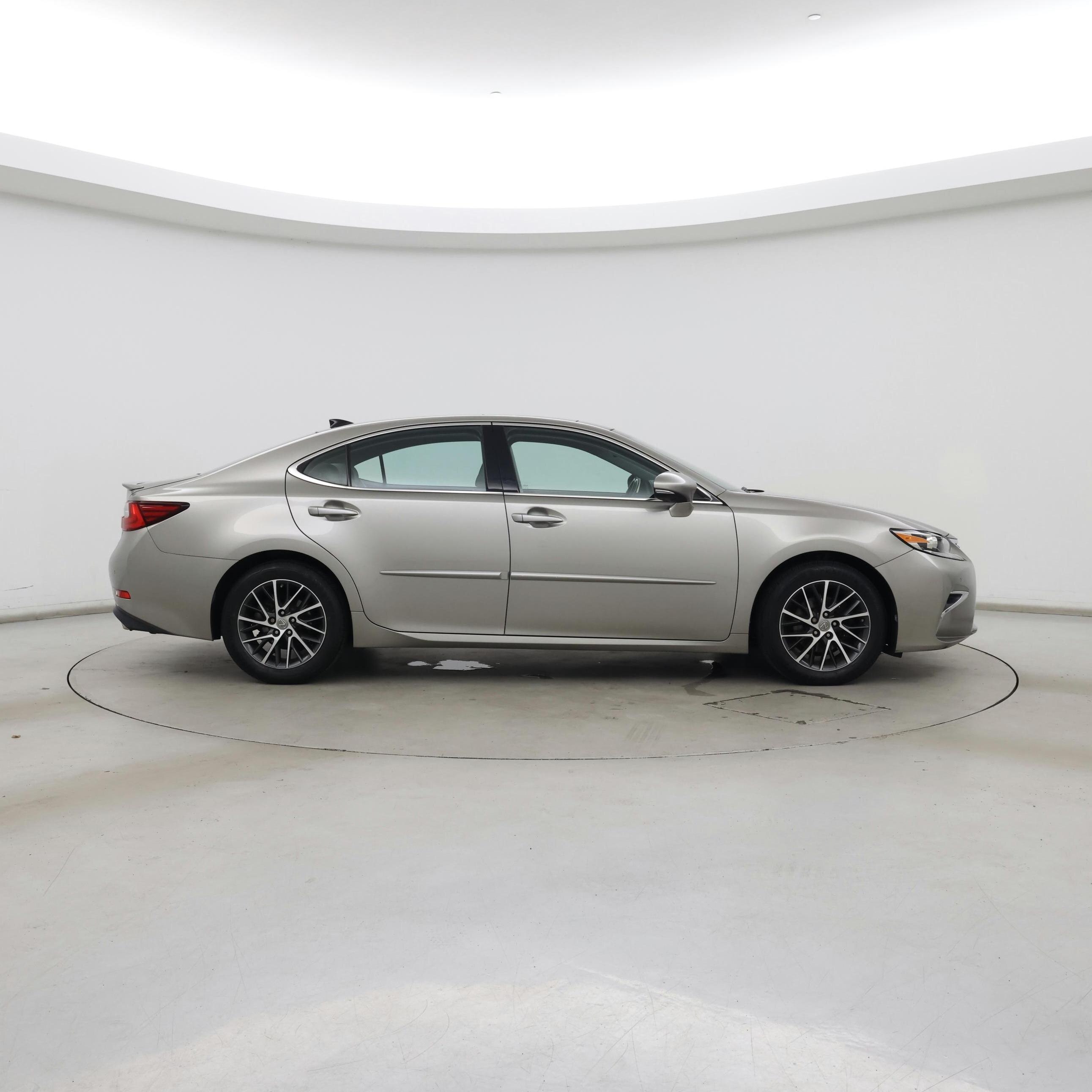 Thumbnail: 2017 Lexus ES - 7