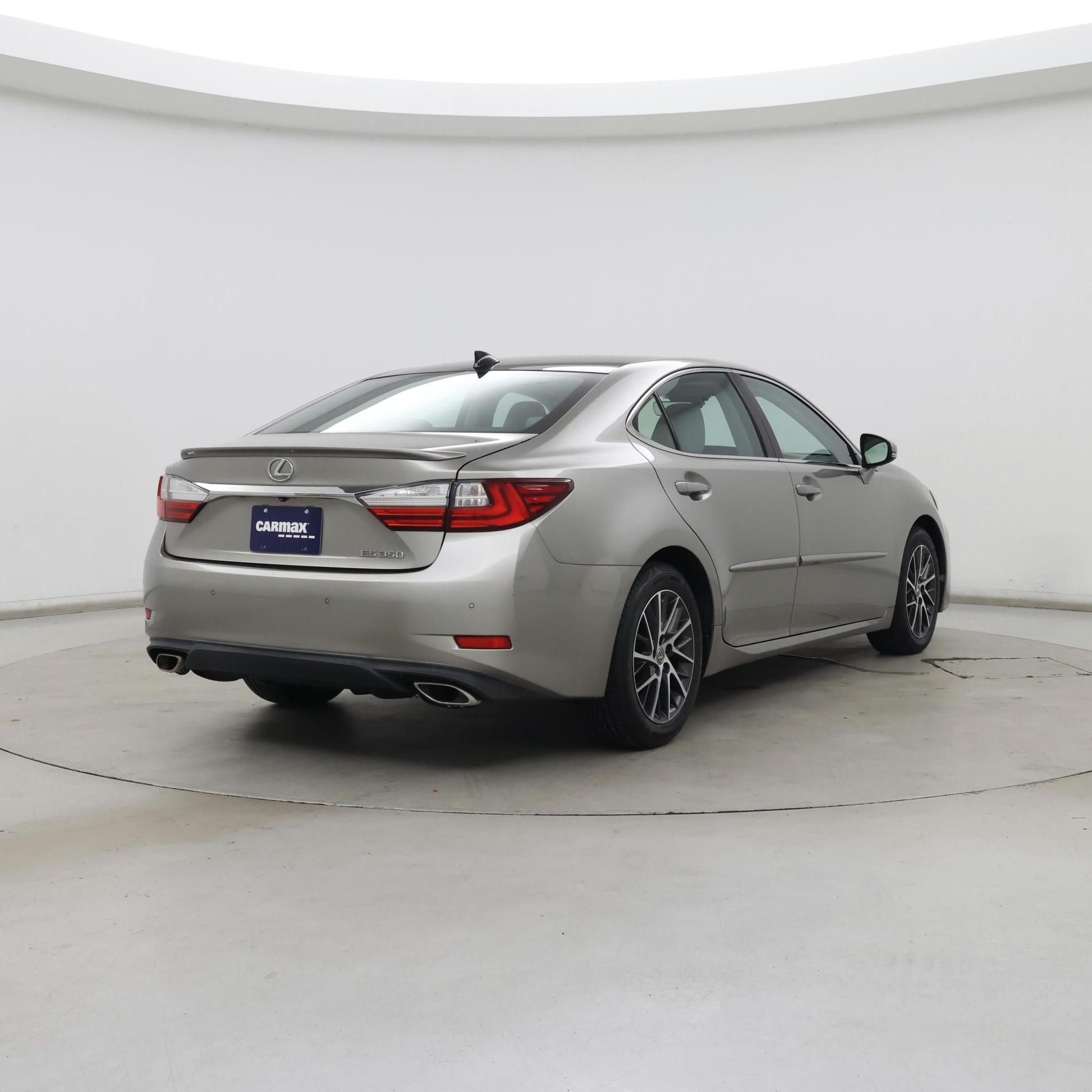 Thumbnail: 2017 Lexus ES - 8