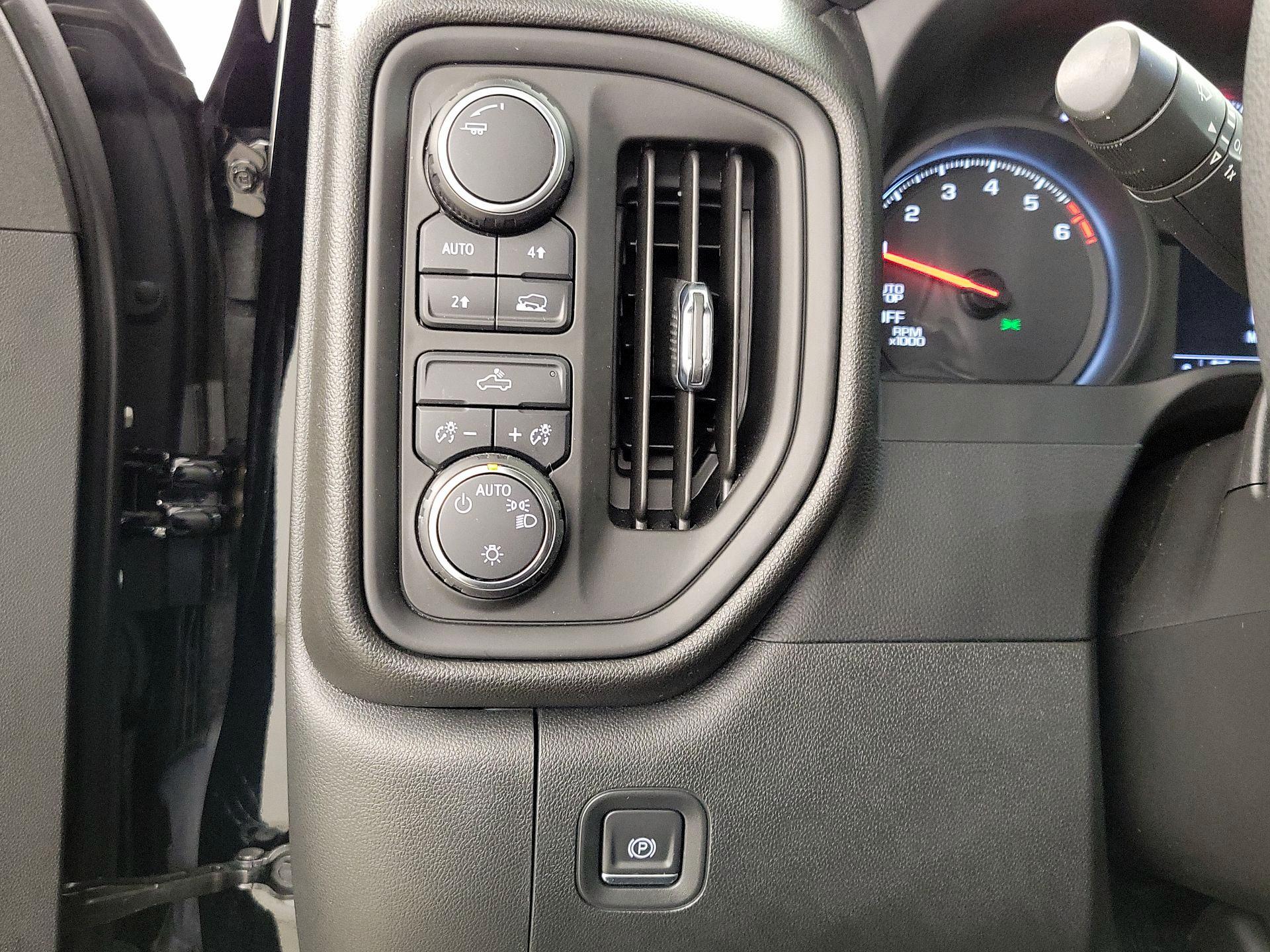 Thumbnail: 2022 Chevrolet Silverado 1500 - 13