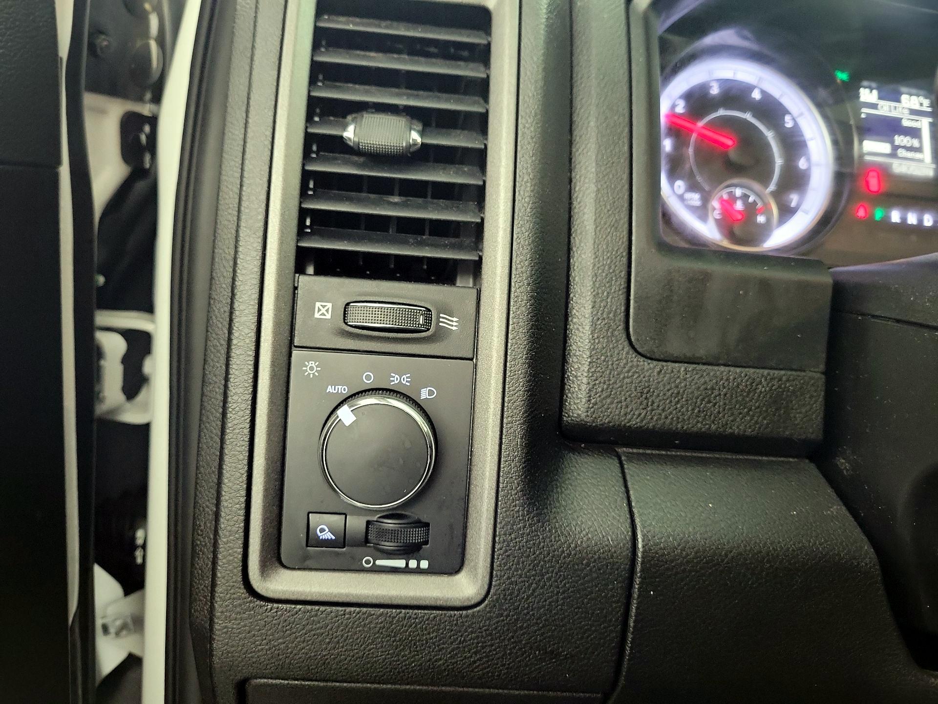 Thumbnail: 2022 RAM 1500 Classic - 11