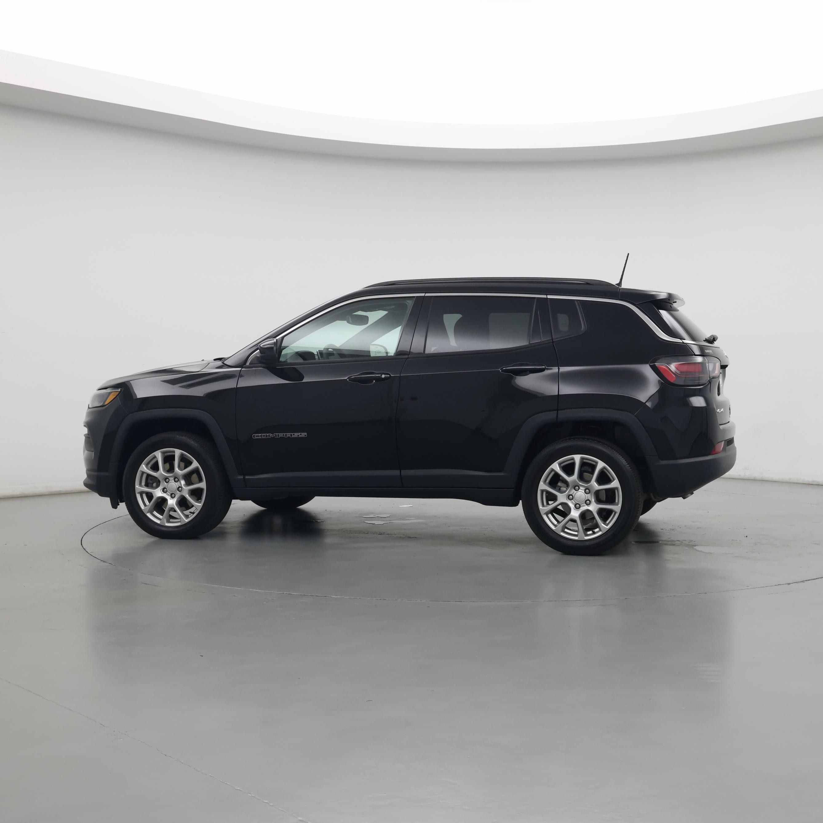 Thumbnail: 2023 Jeep Compass - 3
