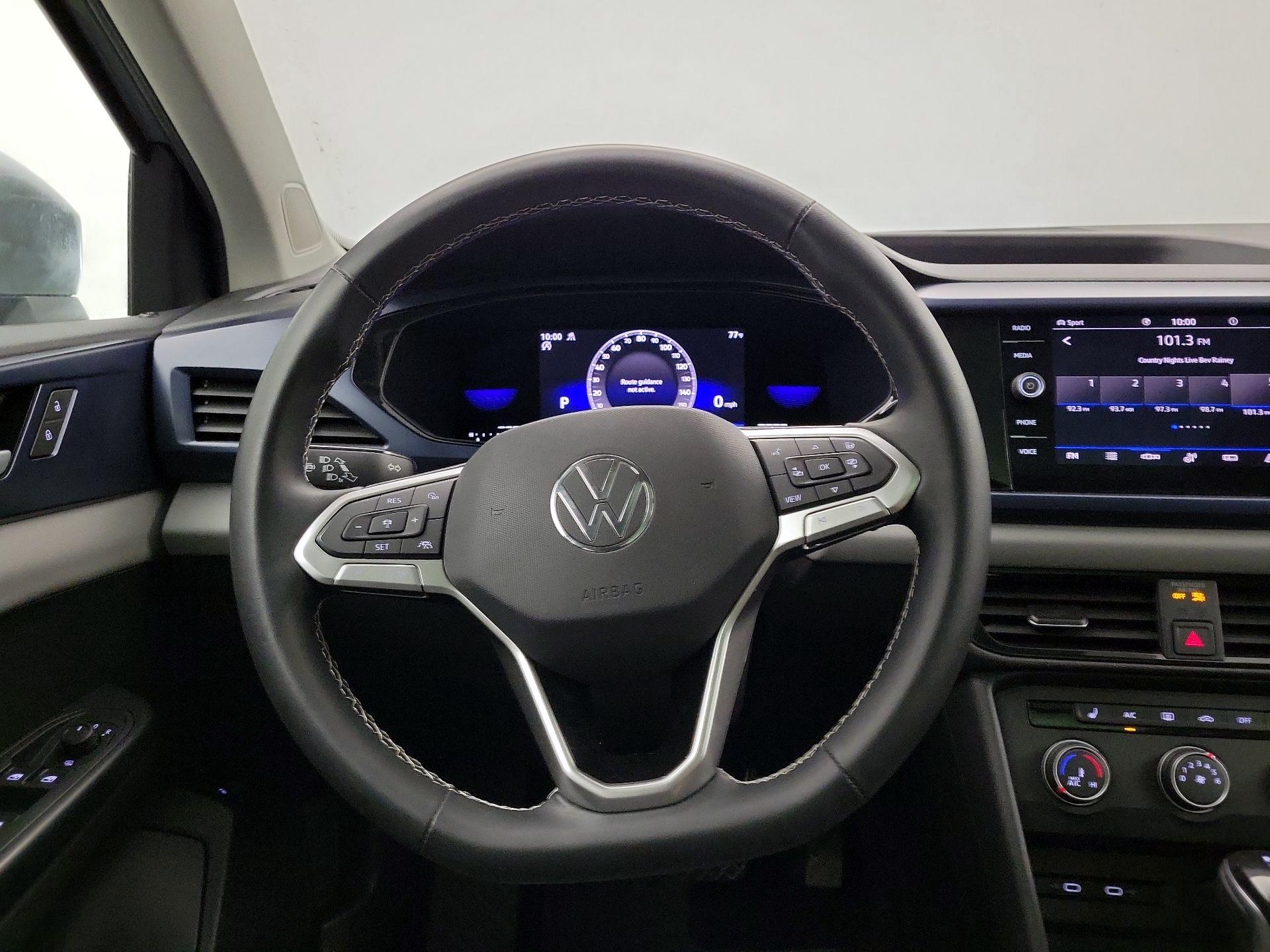 Thumbnail: 2022 Volkswagen Taos - 10