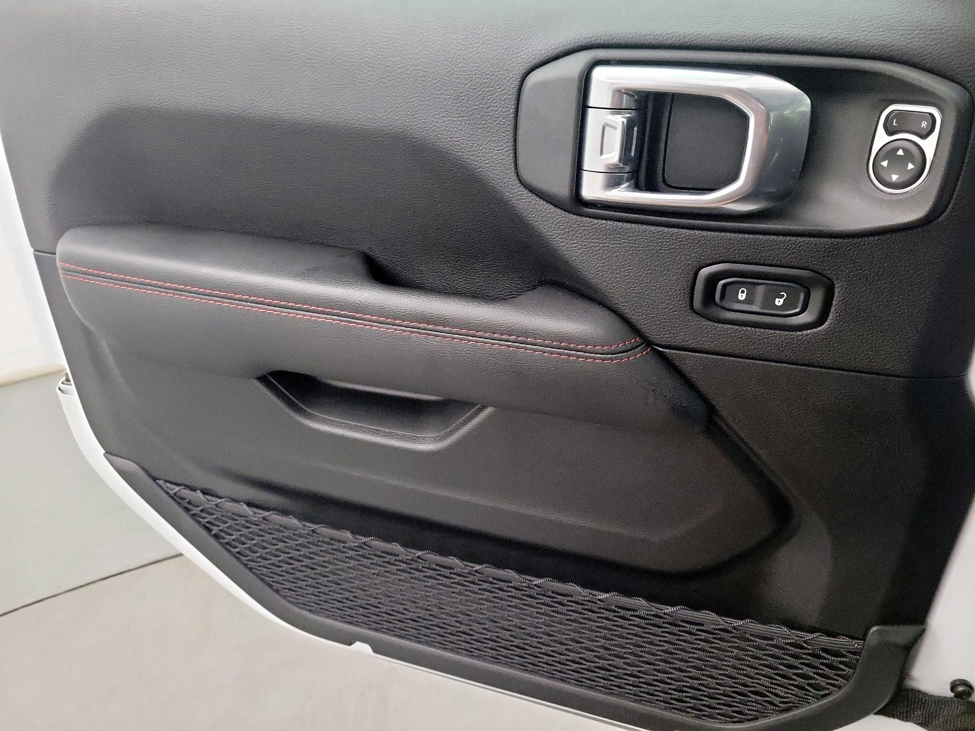 Thumbnail: 2021 Jeep Gladiator - 12