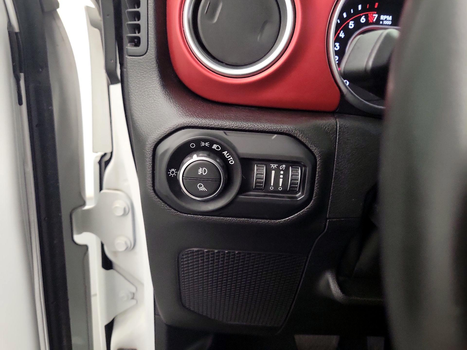 Thumbnail: 2021 Jeep Gladiator - 13