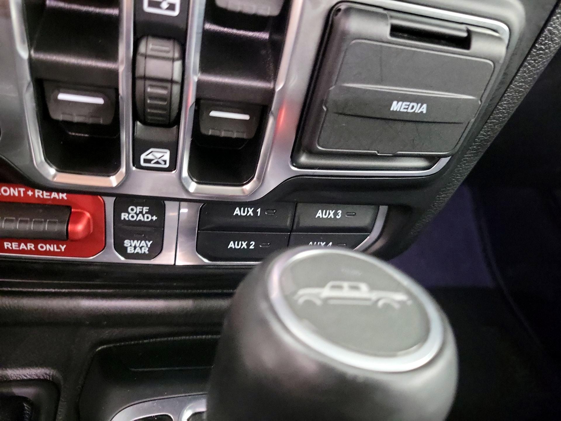 Thumbnail: 2021 Jeep Gladiator - 19