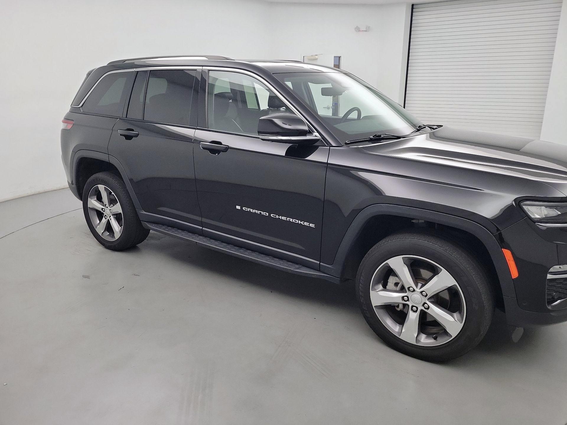 Thumbnail: 2022 Jeep Grand Cherokee - 4