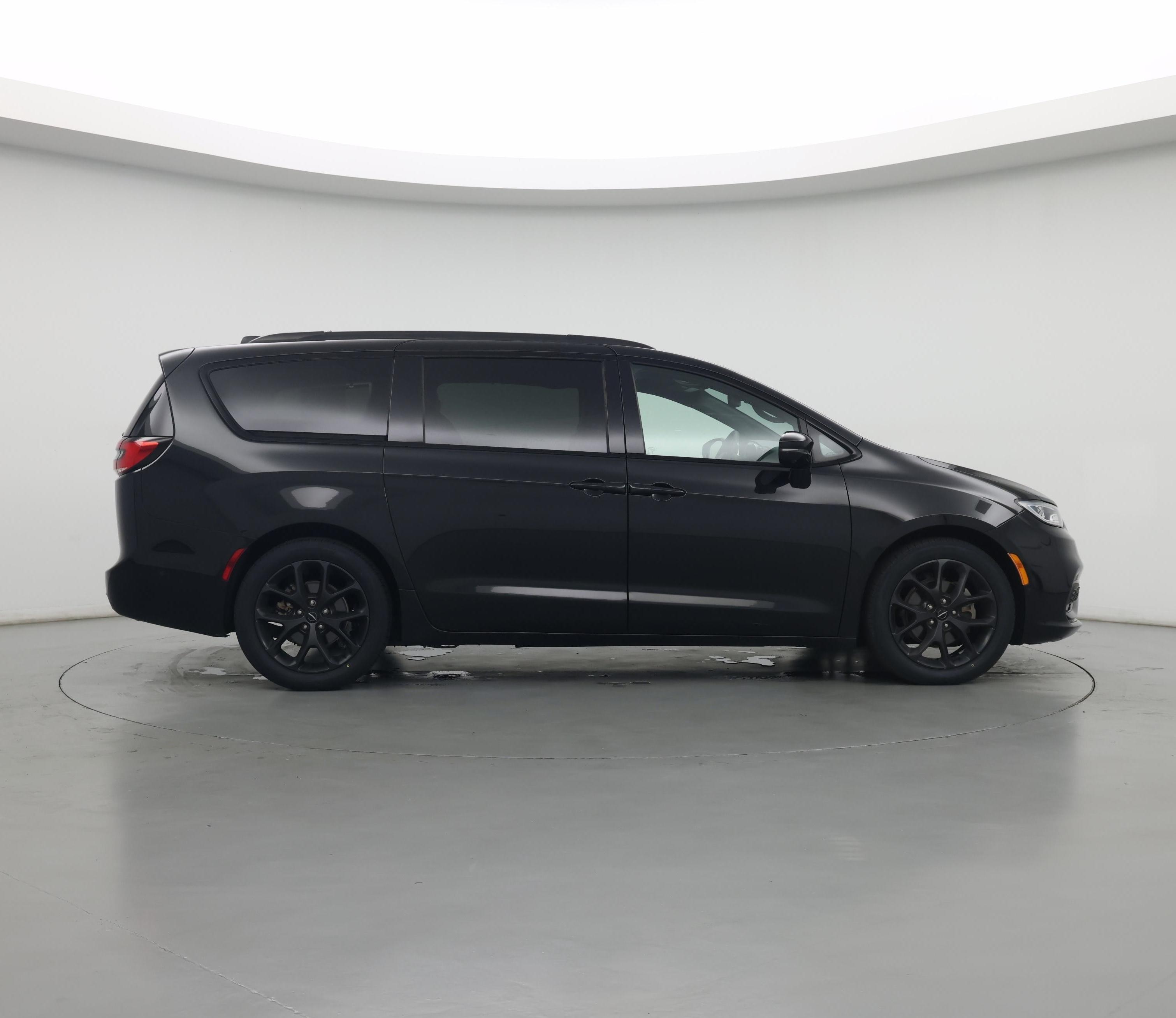 Thumbnail: 2022 Chrysler Pacifica - 7