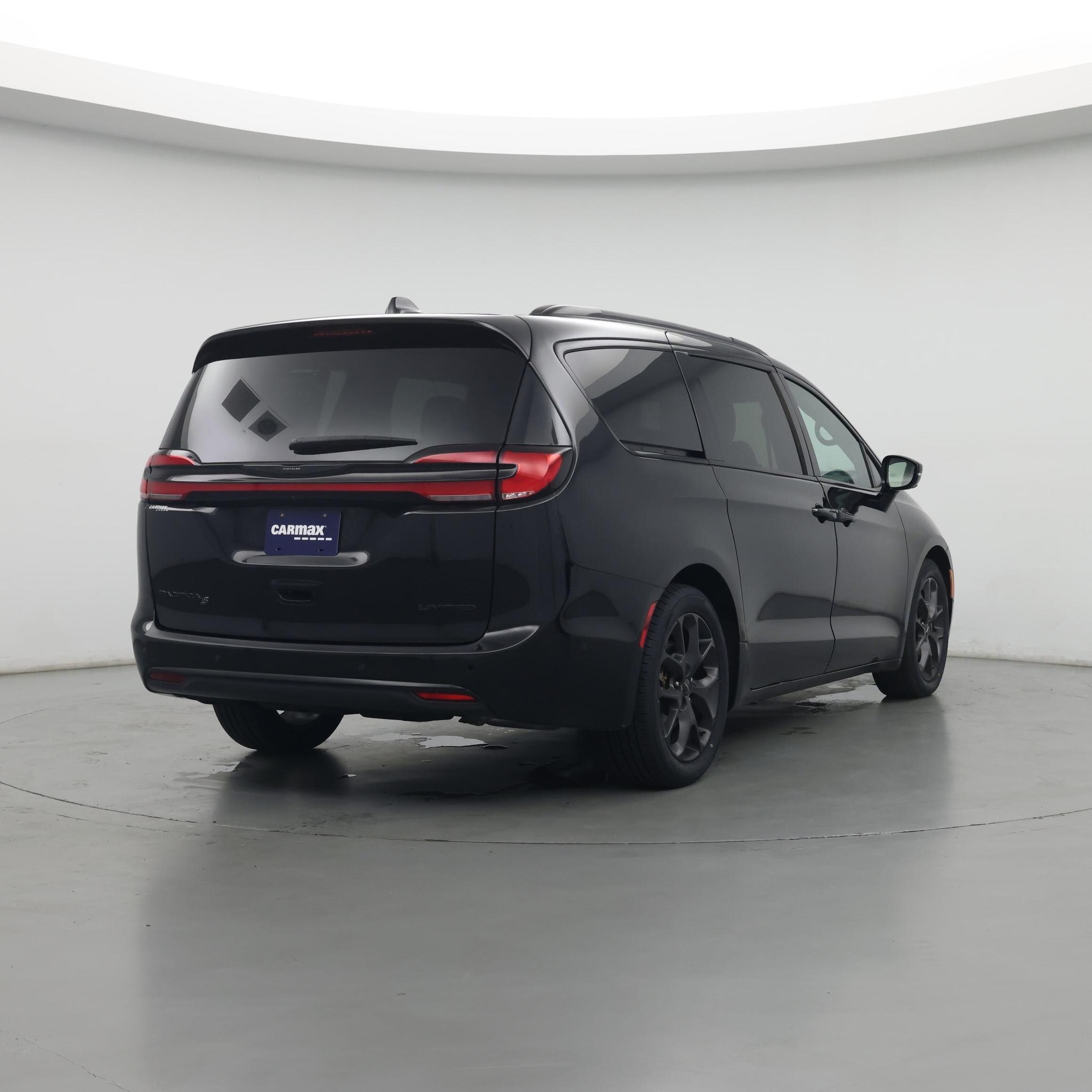Thumbnail: 2022 Chrysler Pacifica - 8