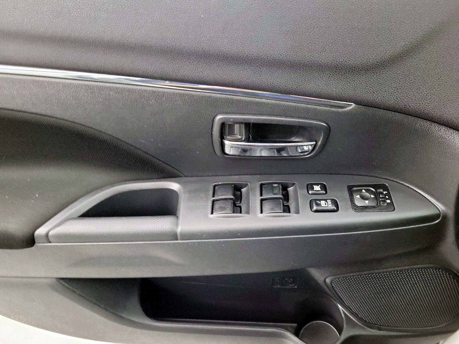 Thumbnail: 2021 Mitsubishi Outlander Sport - 12