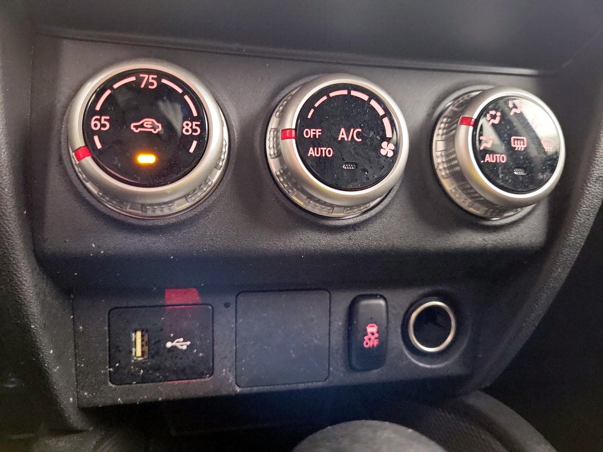 Thumbnail: 2021 Mitsubishi Outlander Sport - 16