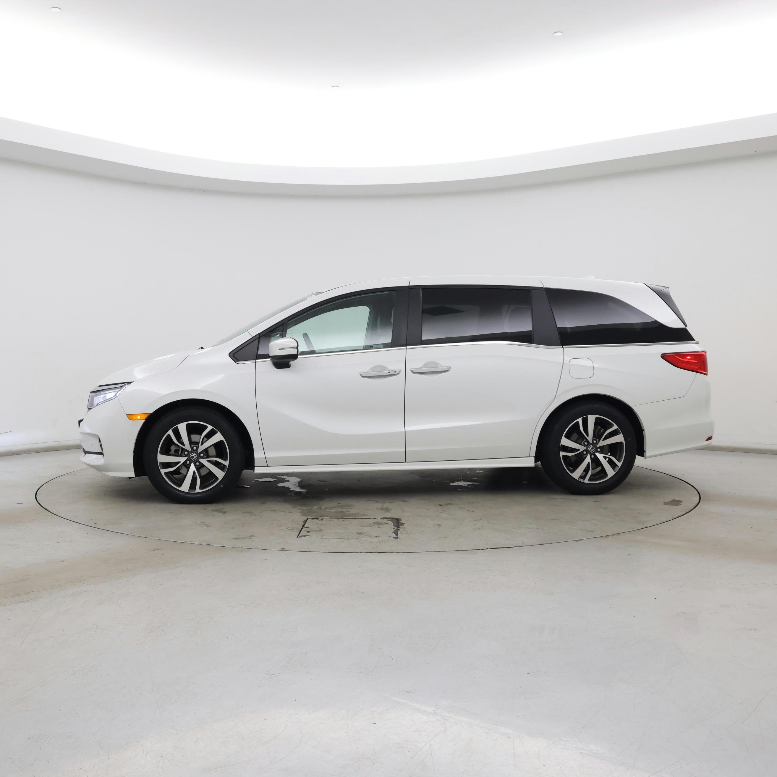 Thumbnail: 2022 Honda Odyssey - 3