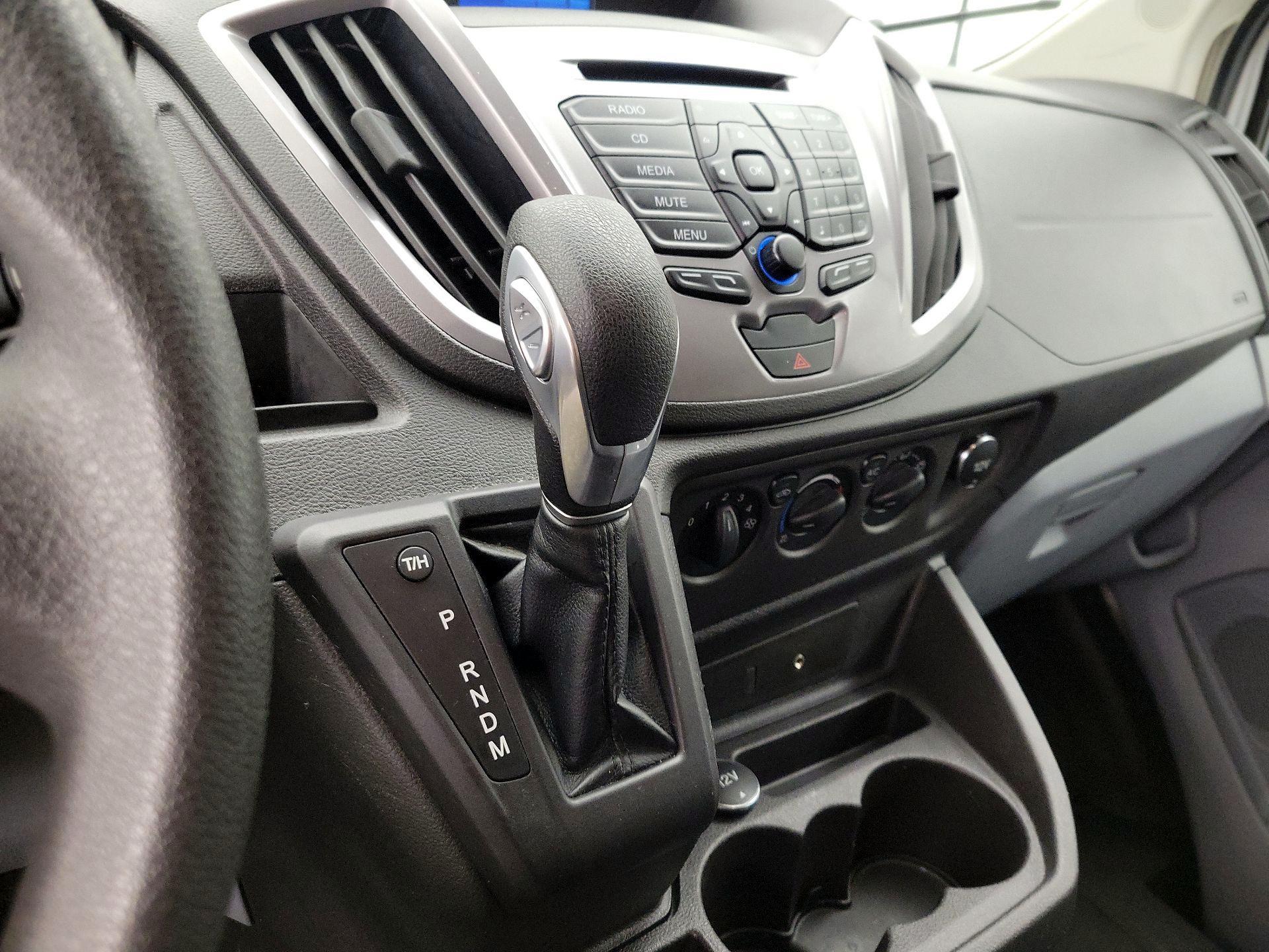 Thumbnail: 2015 Ford Transit Series - 17