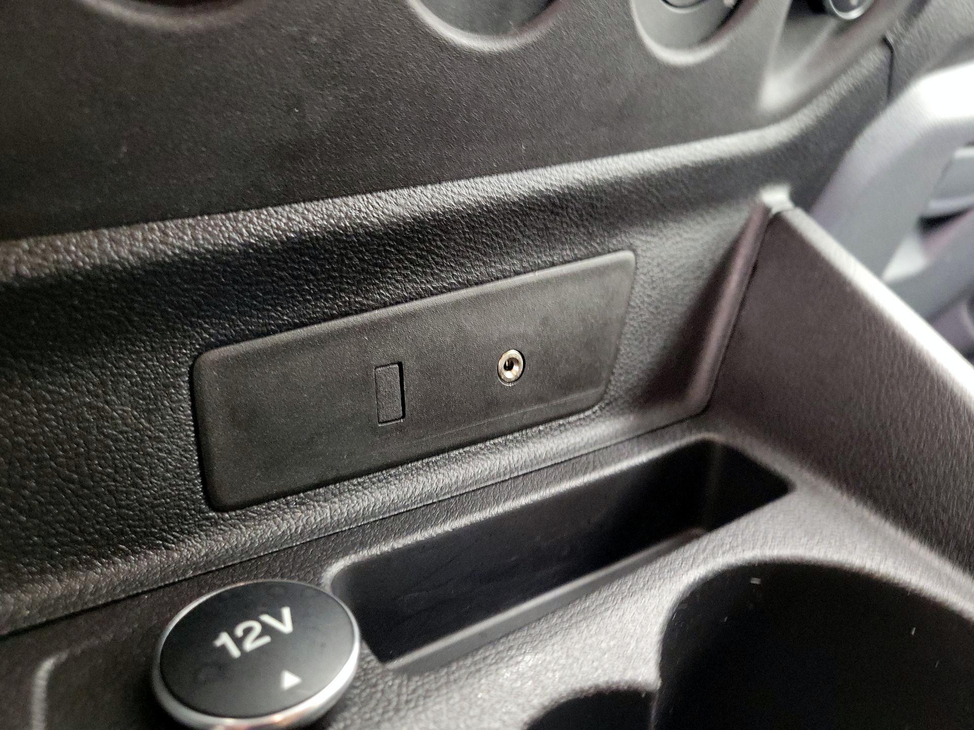 Thumbnail: 2015 Ford Transit Series - 18