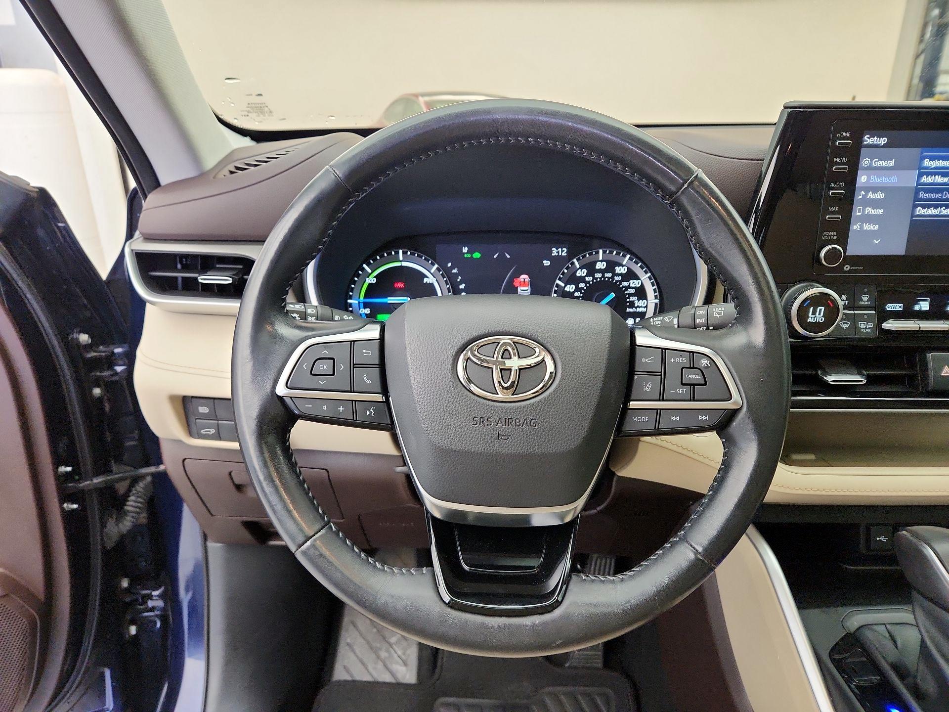 Thumbnail: 2021 Toyota Highlander - 10