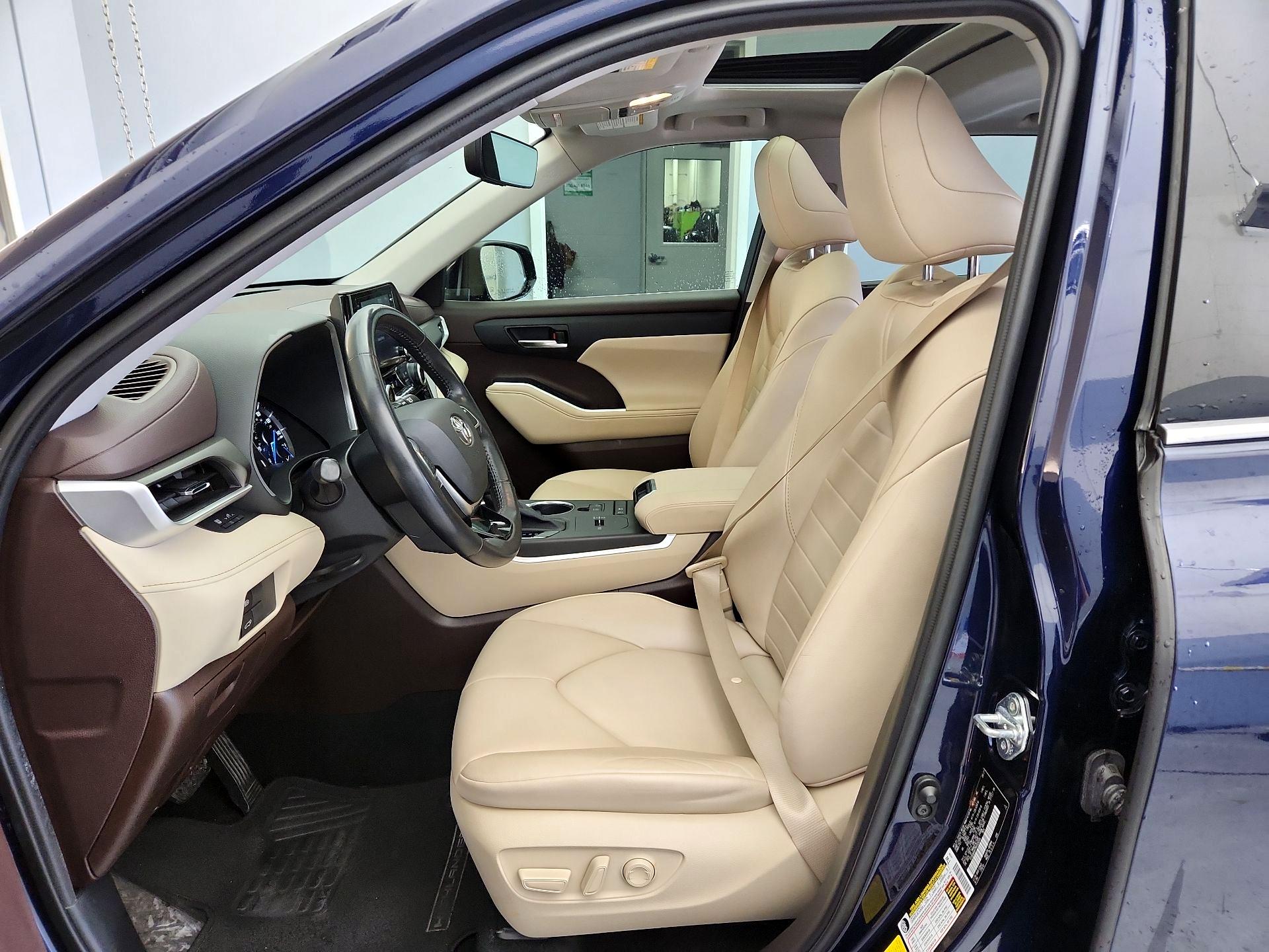 Thumbnail: 2021 Toyota Highlander - 11