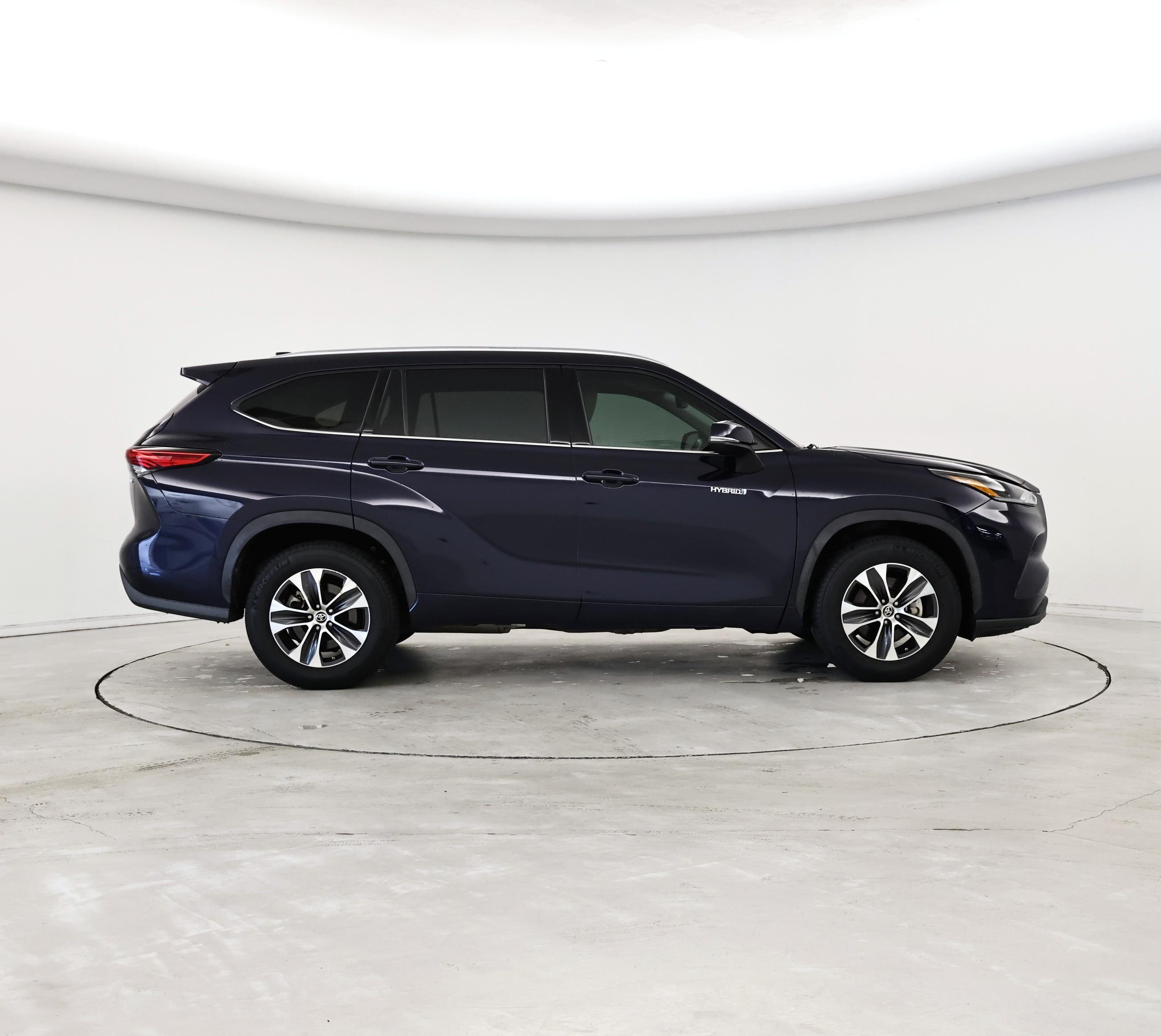 Thumbnail: 2021 Toyota Highlander - 7