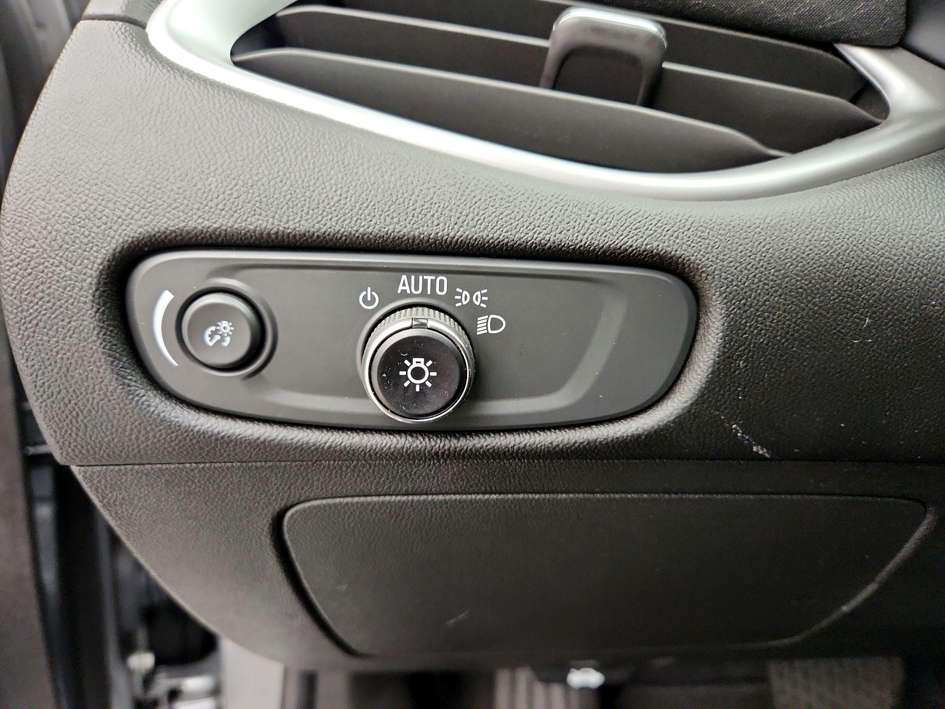 Thumbnail: 2023 Chevrolet Malibu - 13