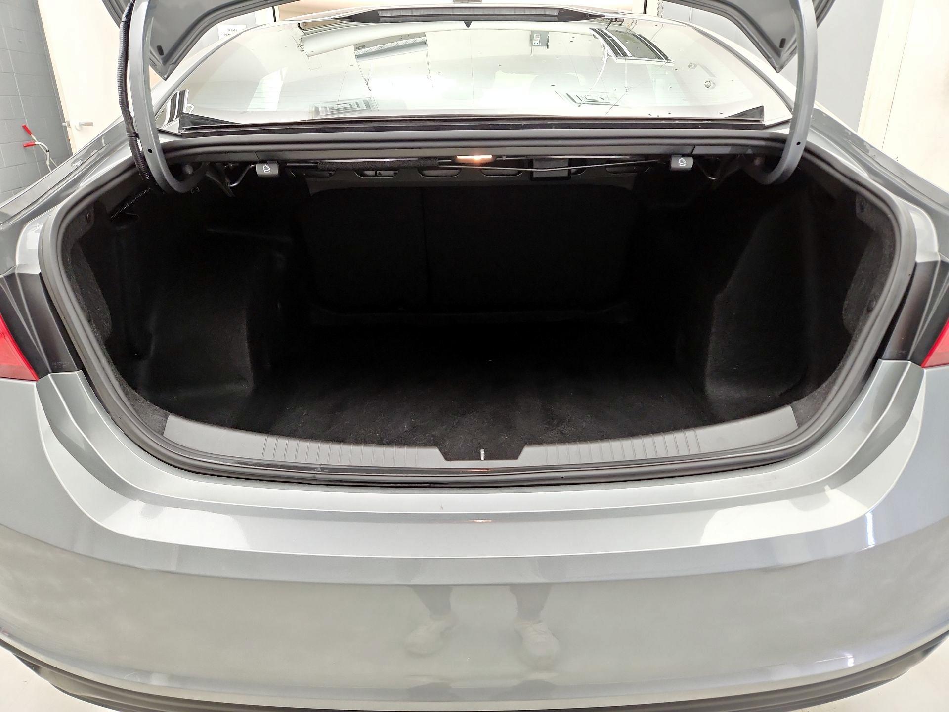 Thumbnail: 2023 Chevrolet Malibu - 20