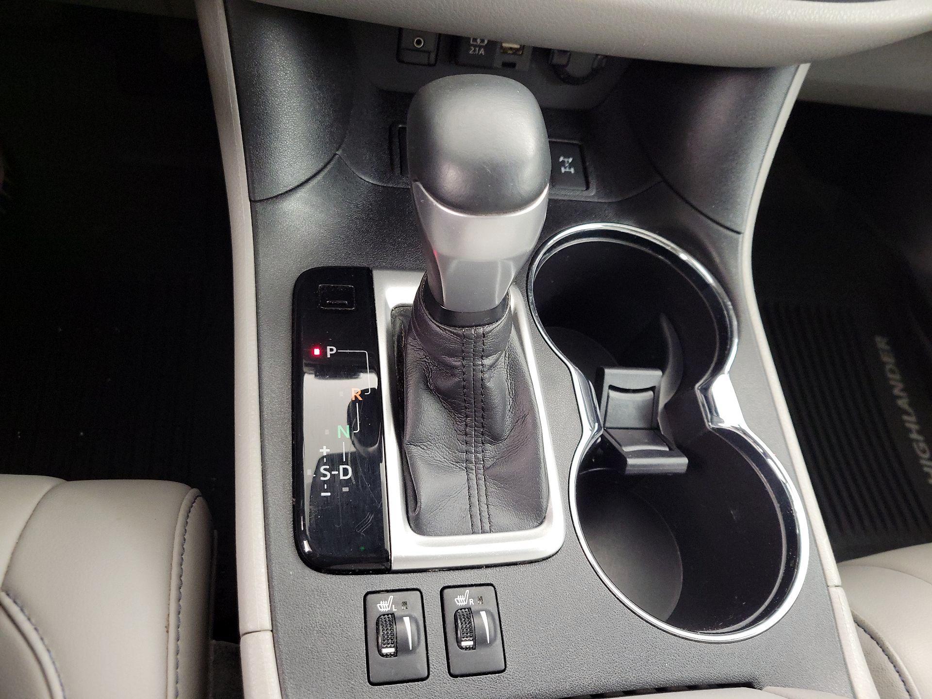 Thumbnail: 2019 Toyota Highlander - 18