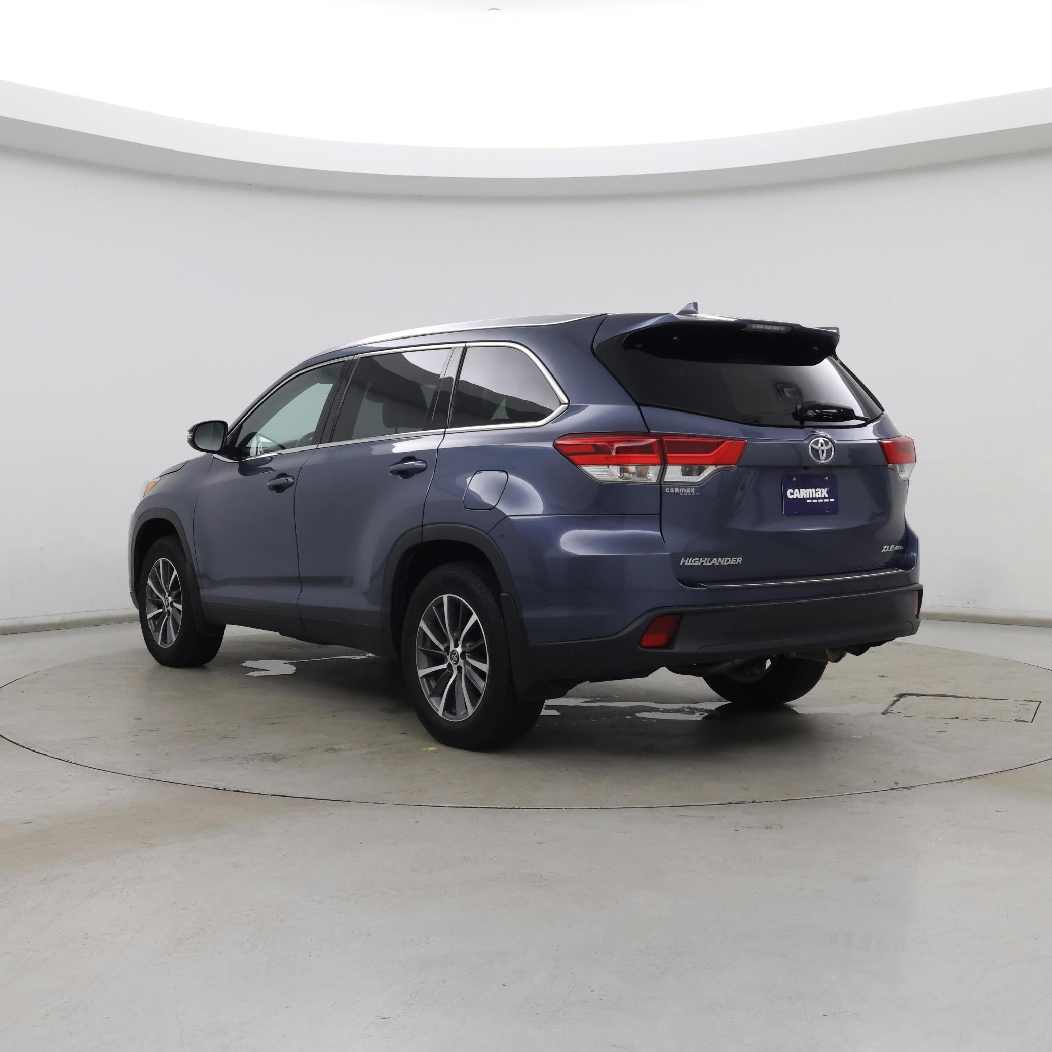 Thumbnail: 2019 Toyota Highlander - 2