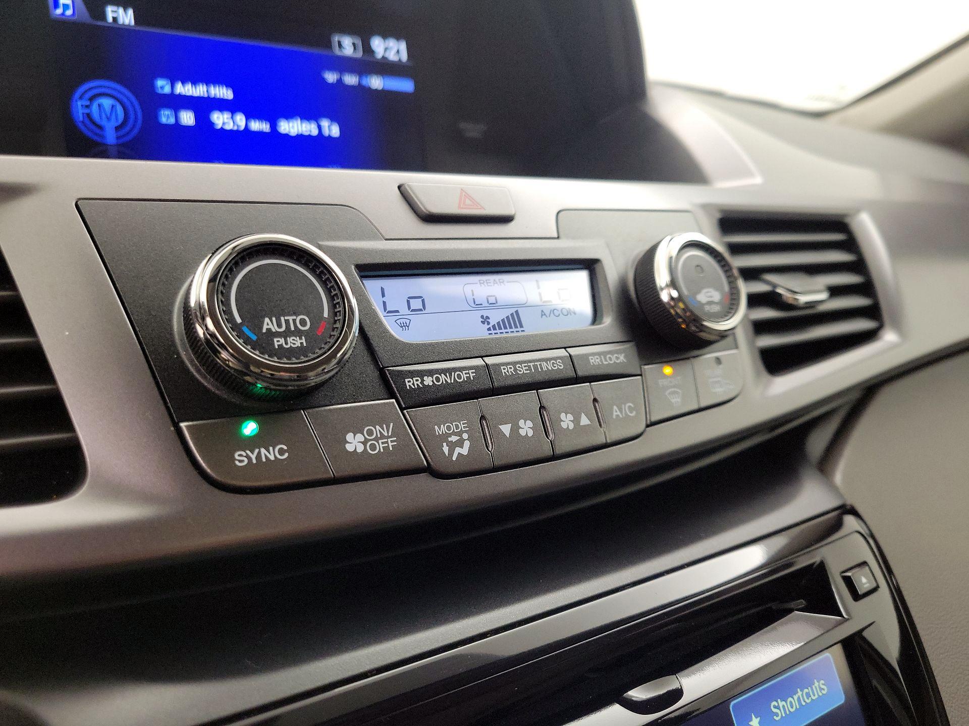 Thumbnail: 2014 Honda Odyssey - 16