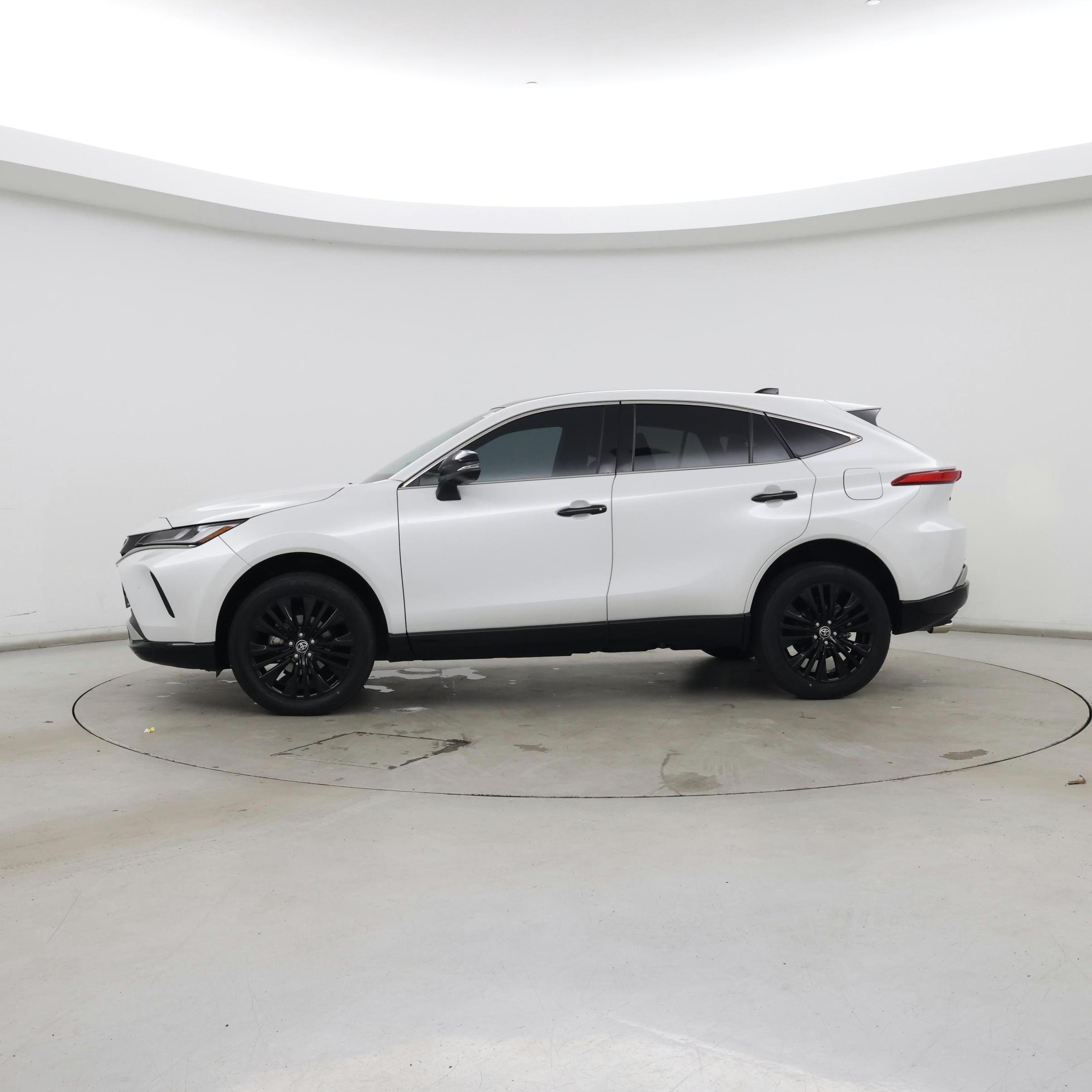 Thumbnail: 2023 Toyota Venza - 3