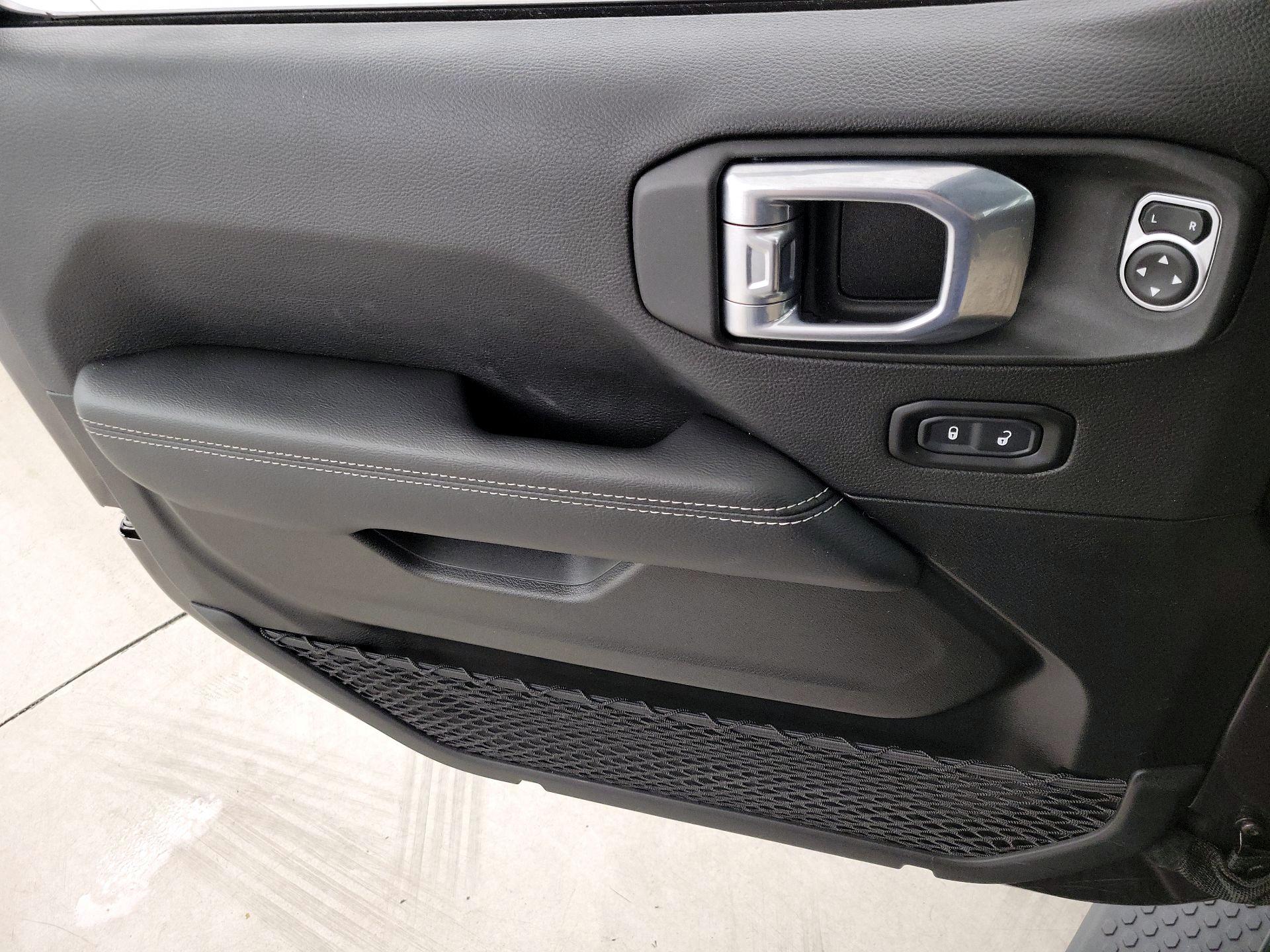Thumbnail: 2021 Jeep Wrangler - 12