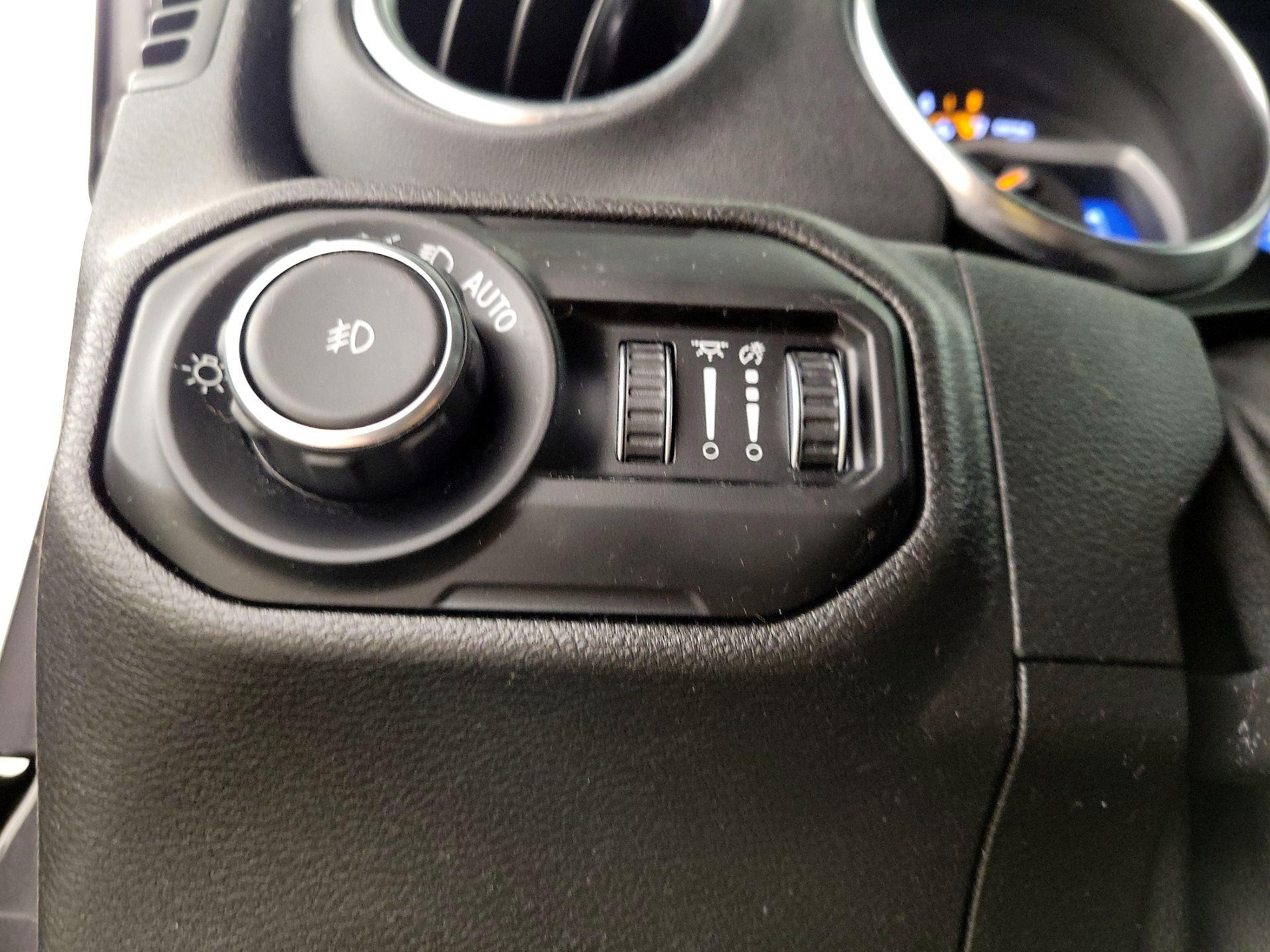 Thumbnail: 2021 Jeep Wrangler - 13