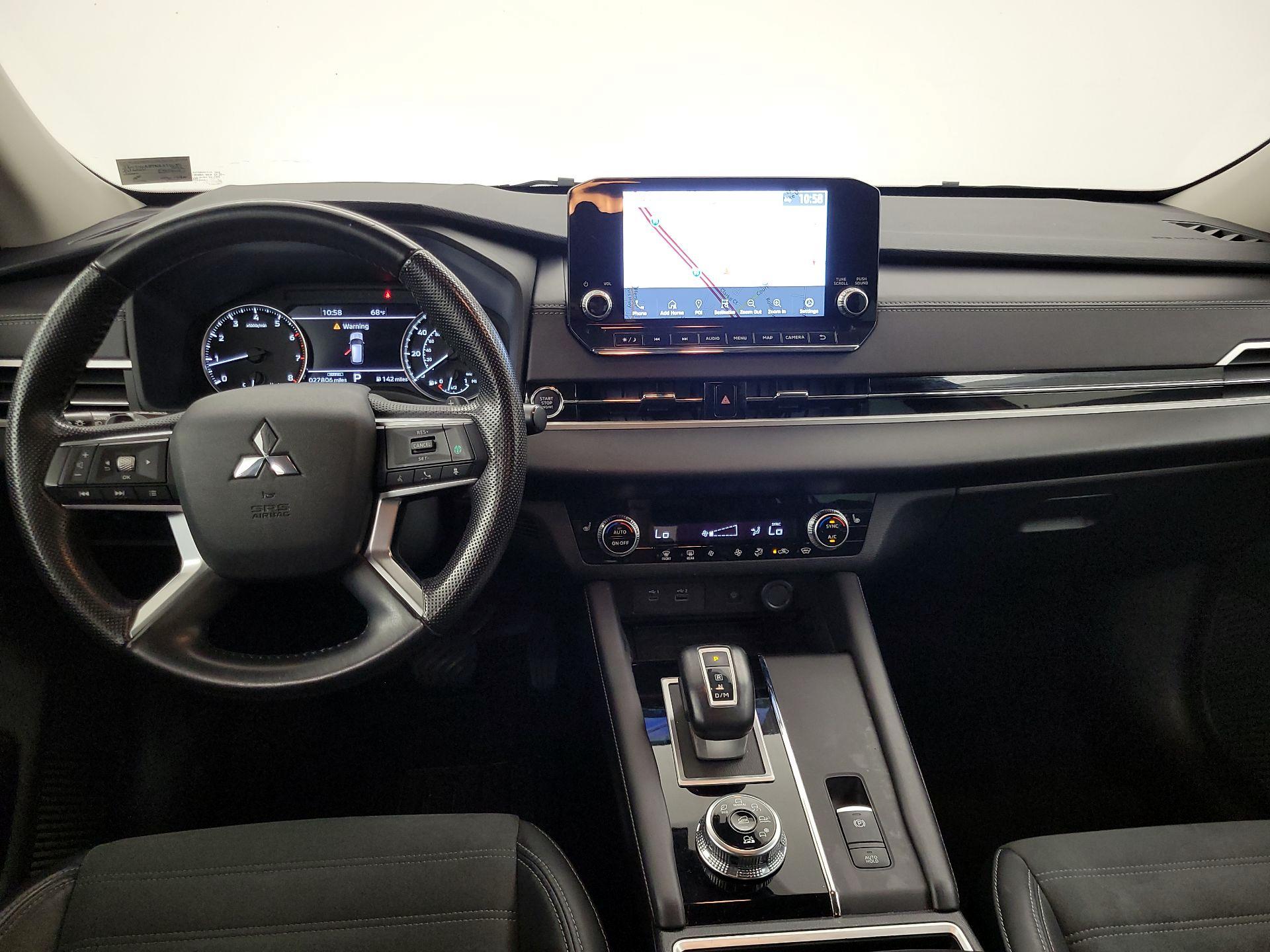 Thumbnail: 2022 Mitsubishi Outlander - 9