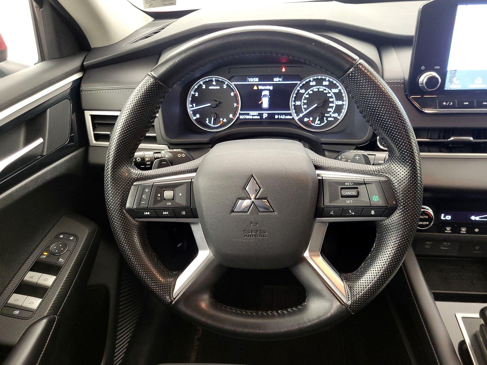 Thumbnail: 2022 Mitsubishi Outlander - 10