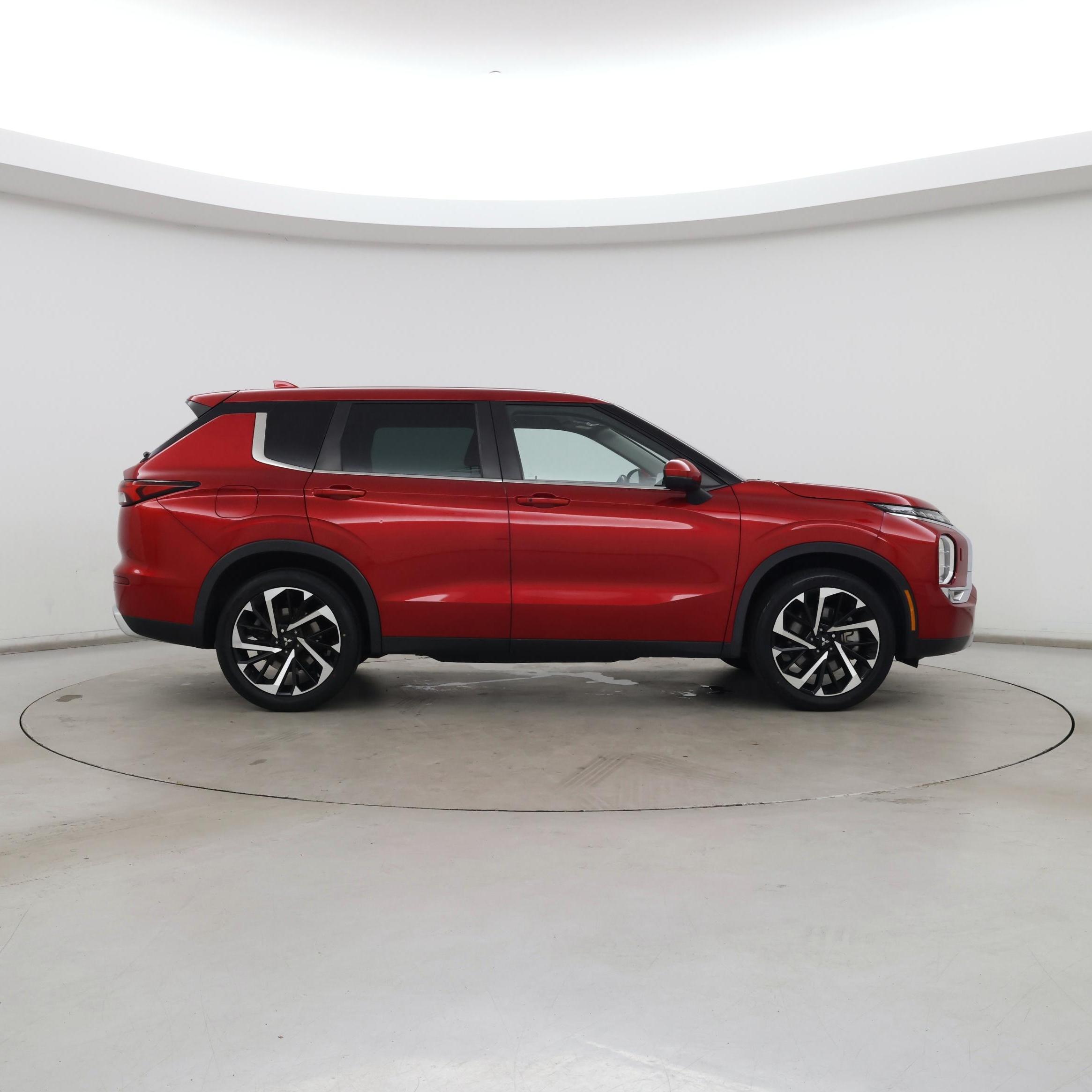 Thumbnail: 2022 Mitsubishi Outlander - 7