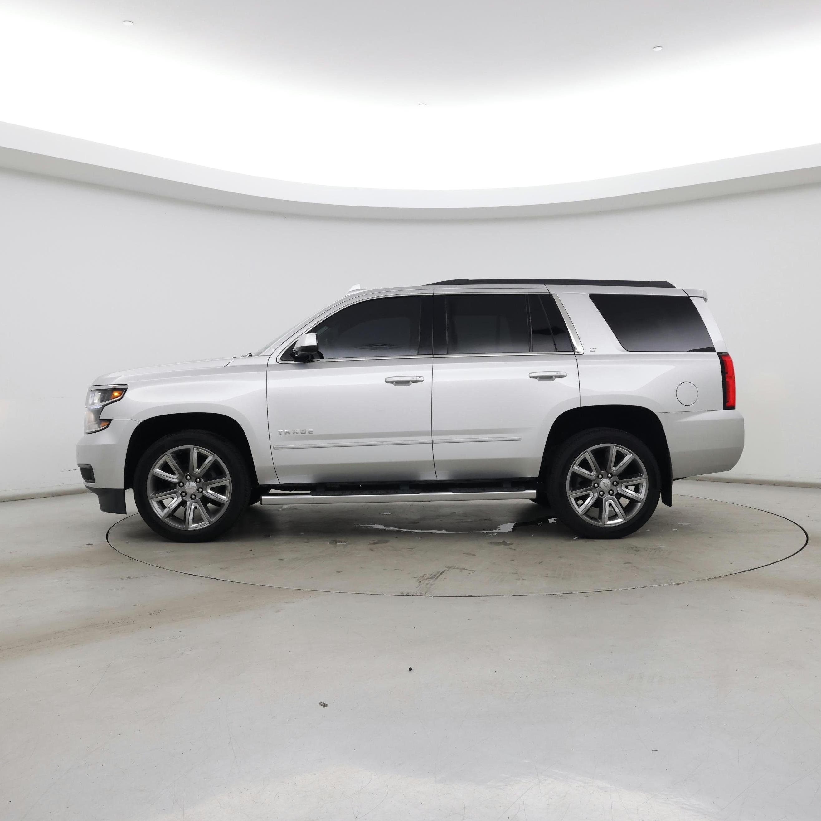 Thumbnail: 2018 Chevrolet Tahoe - 3